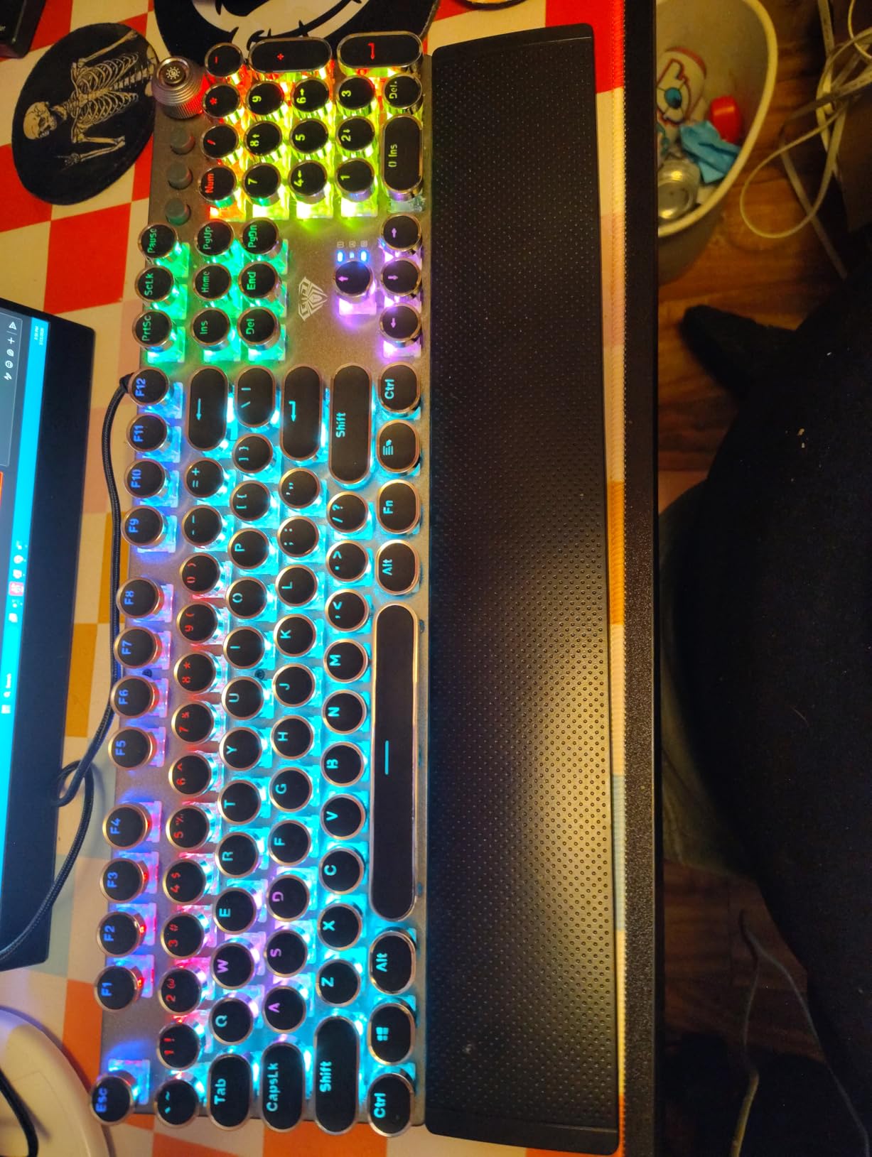 AULA F2088 Typewriter Style Mechanical Gaming Keyboard Wired, Blue Switches, Rainbow LED Backlit, Removable Wrist Rest, Media Control Knob, Retro Punk Round Keycaps, USB Wired Computer Keyboard customer photo 1