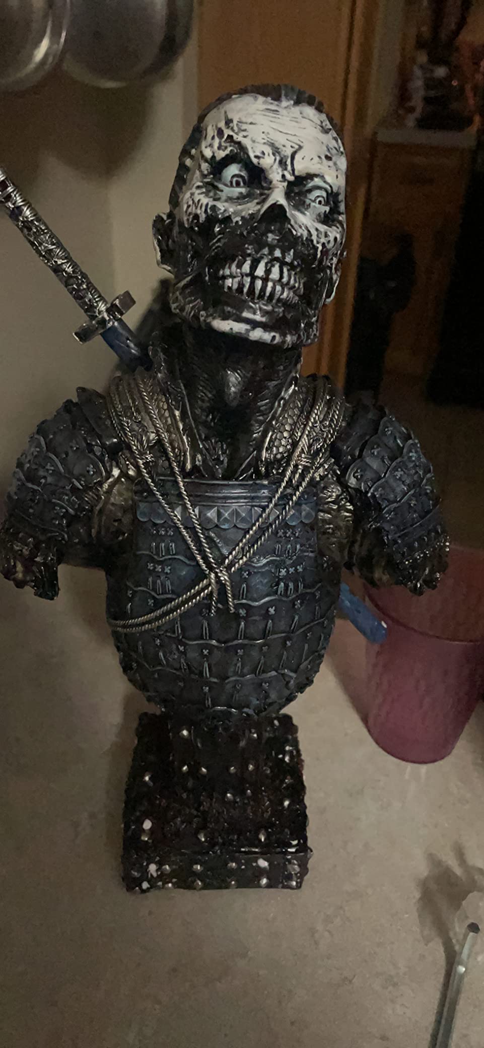 LOOYAR Undead Samurai Zombie Resin Bust Statue for Home Office Decor (Blue) | Realistic undead samurai bust Handcrafted Broken armor removable katana Non‑toxic For home office shelf display customer photo 2