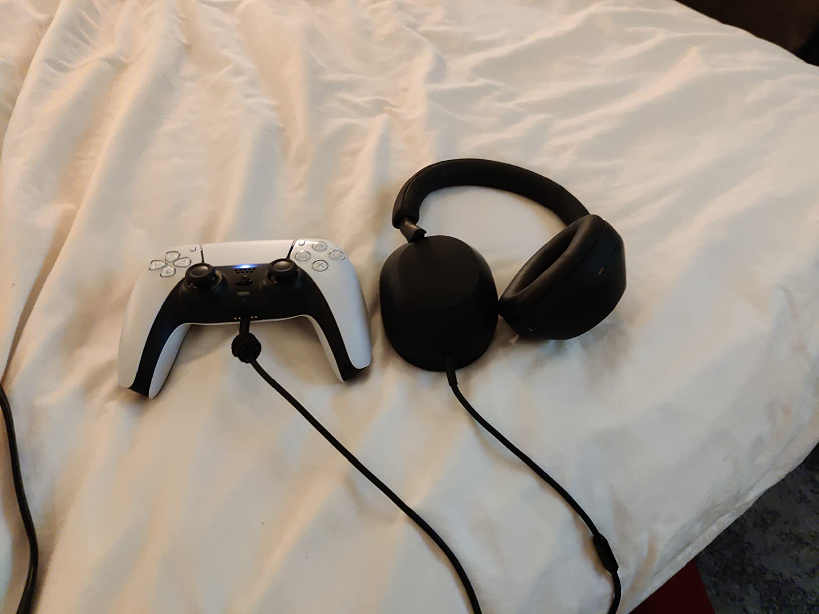 Sony WH-1000XM5 Premium Noise Canceling Headphones, Auto NC Optimizer, 30-Hour Battery, Alexa Voice Control, Midnight Blue customer photo 1