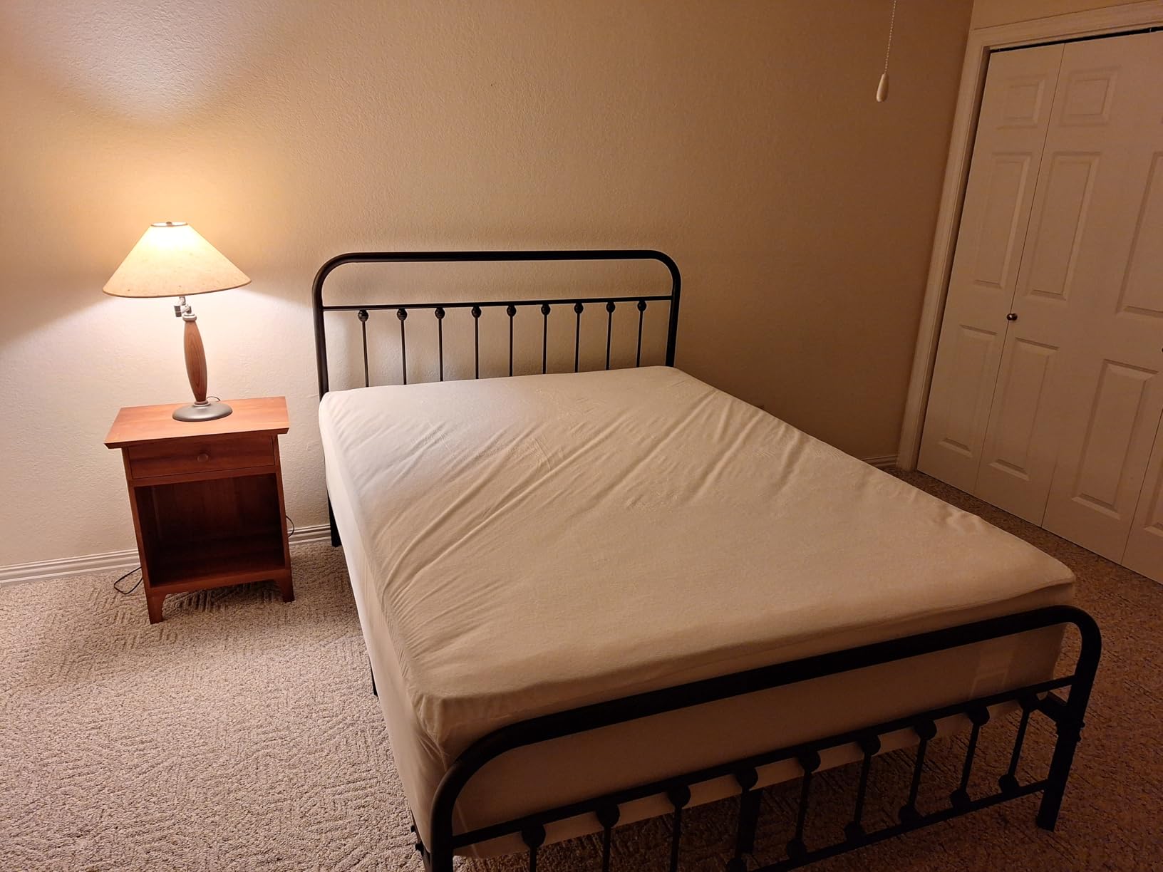 Golden Gate Beds Vintage Style King Size Metal Bed Frame with Wrought Iron Headboard and Footboard, Black customer photo 1
