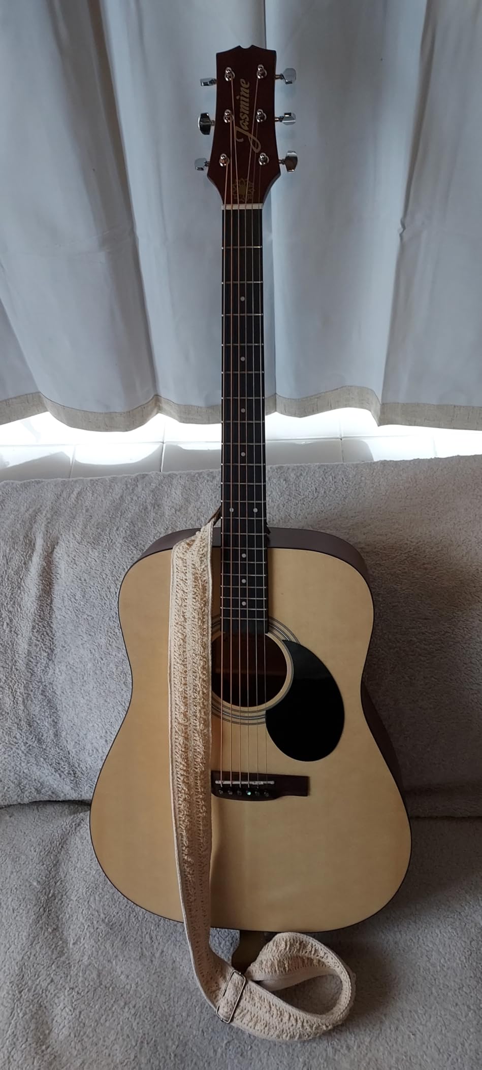 Jasmine S35 Dreadnought Acoustic Guitar Strings 6, Rosewood Fingerboard, Advanced X Bracing - Full-Size Guitar for Beginners & Others - Natural Finish, Right | Mahogany Back and Sides, Rosewood Fingerboard, Advanced X Bracing, 25.5 Scale, Satin Finish customer photo 2
