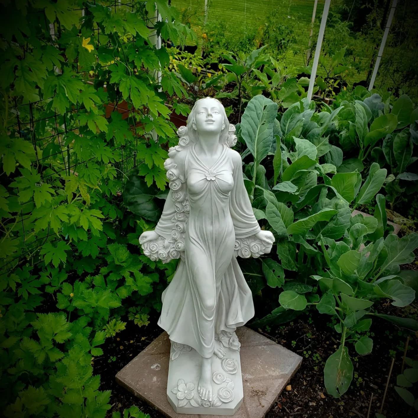 Design Toscano Flora: Divine Patroness of Gardens Statue customer photo 1