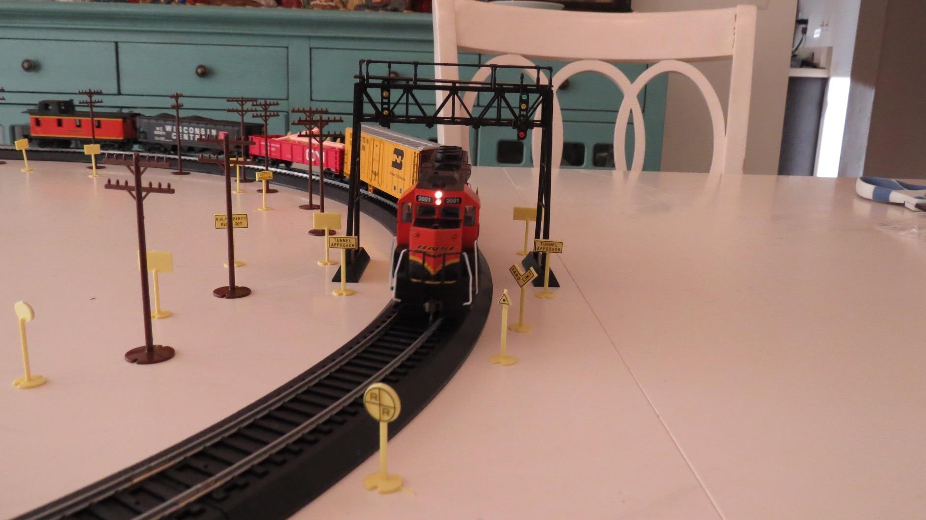 Bachmann Trains - Rail Chief Ready To Run 130 Piece Electric Train Set - HO Scale customer photo 2