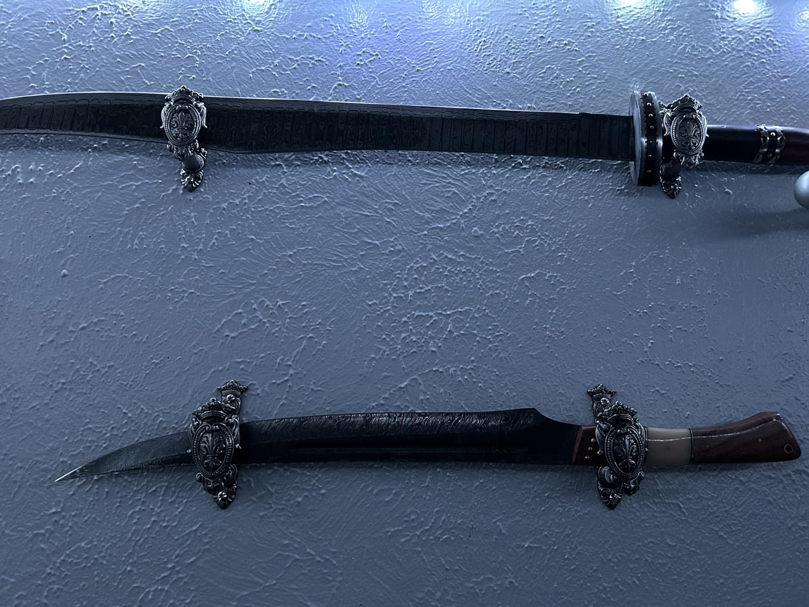 SZCO Fleur Shield Sword Hanger Wall Mount - 3