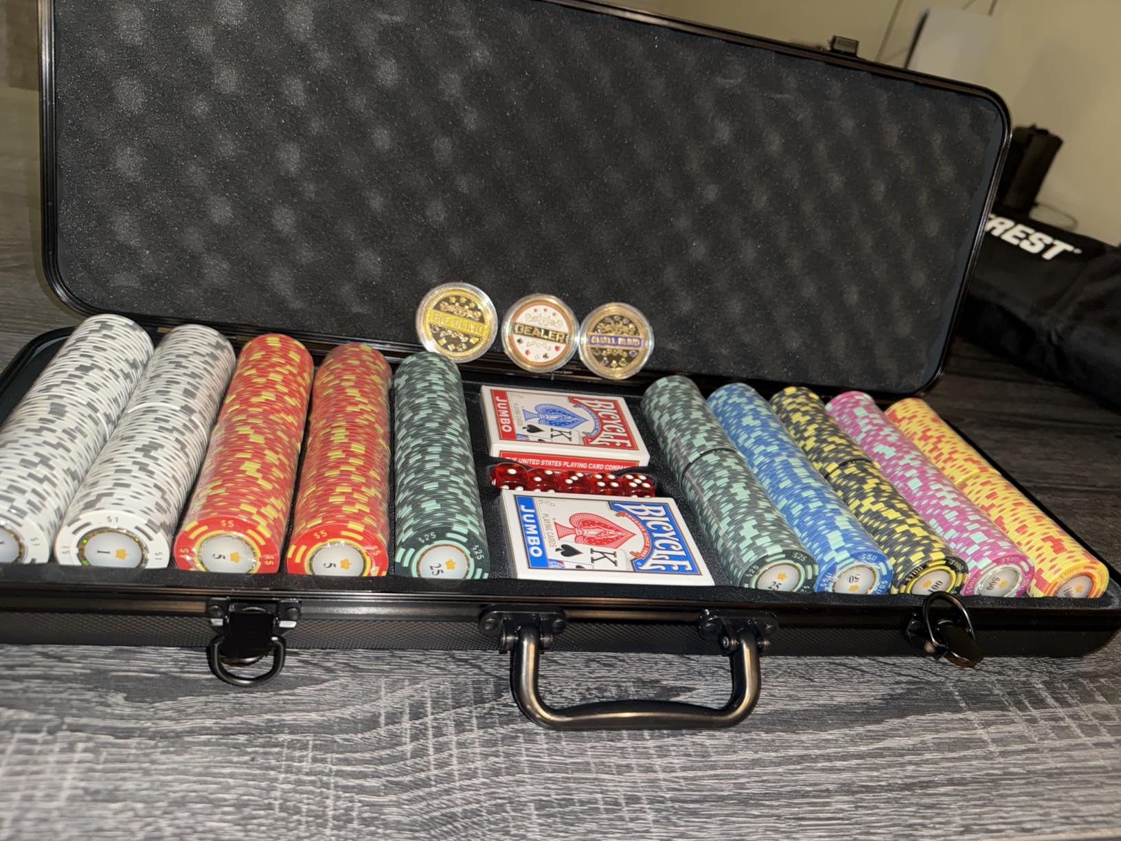 Versa Games Poker Chips - Clay Poker Chips Set - 13.5g 500 Piece Crown Casino Poker Set with Numbers Denomination customer photo 1