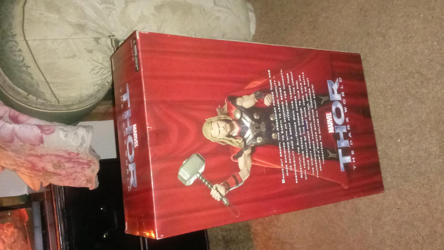 NECA Marvel Thor: The Dark World 1/4 Scale Action Figure customer photo 2