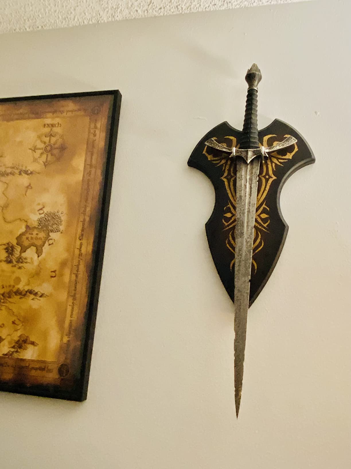The Hobbit Morgul Dagger Blade Of The Nazgul | Stainless Steel Blade | Leather-Wrapped Grip | Solid Metal Hilt | Includes Wooden Wall Display | Certificate Of Authenticity customer photo 2