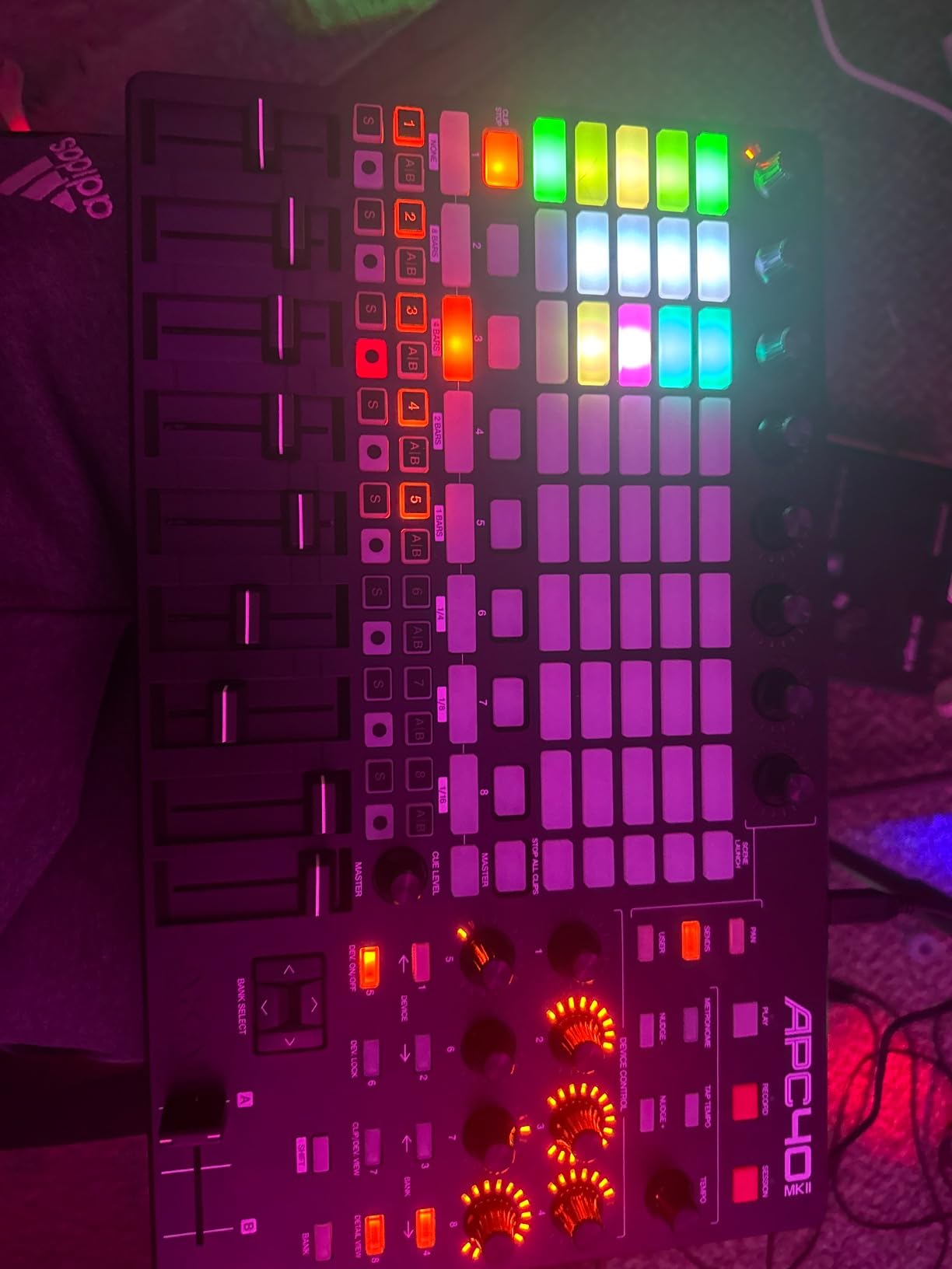 Akai Professional APC40 MKII USB MIDI Pad Controller | 40 RGB Pads, 8 Knobs, 9 Faders, 1:1 Mapping for Ableton Live customer photo 1