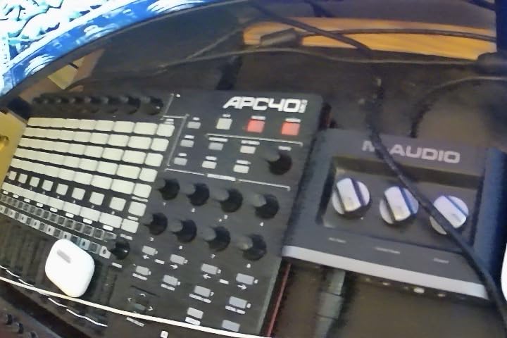 Akai Professional APC40 MKII USB MIDI Pad Controller | 40 RGB Pads, 8 Knobs, 9 Faders, 1:1 Mapping for Ableton Live customer photo 2