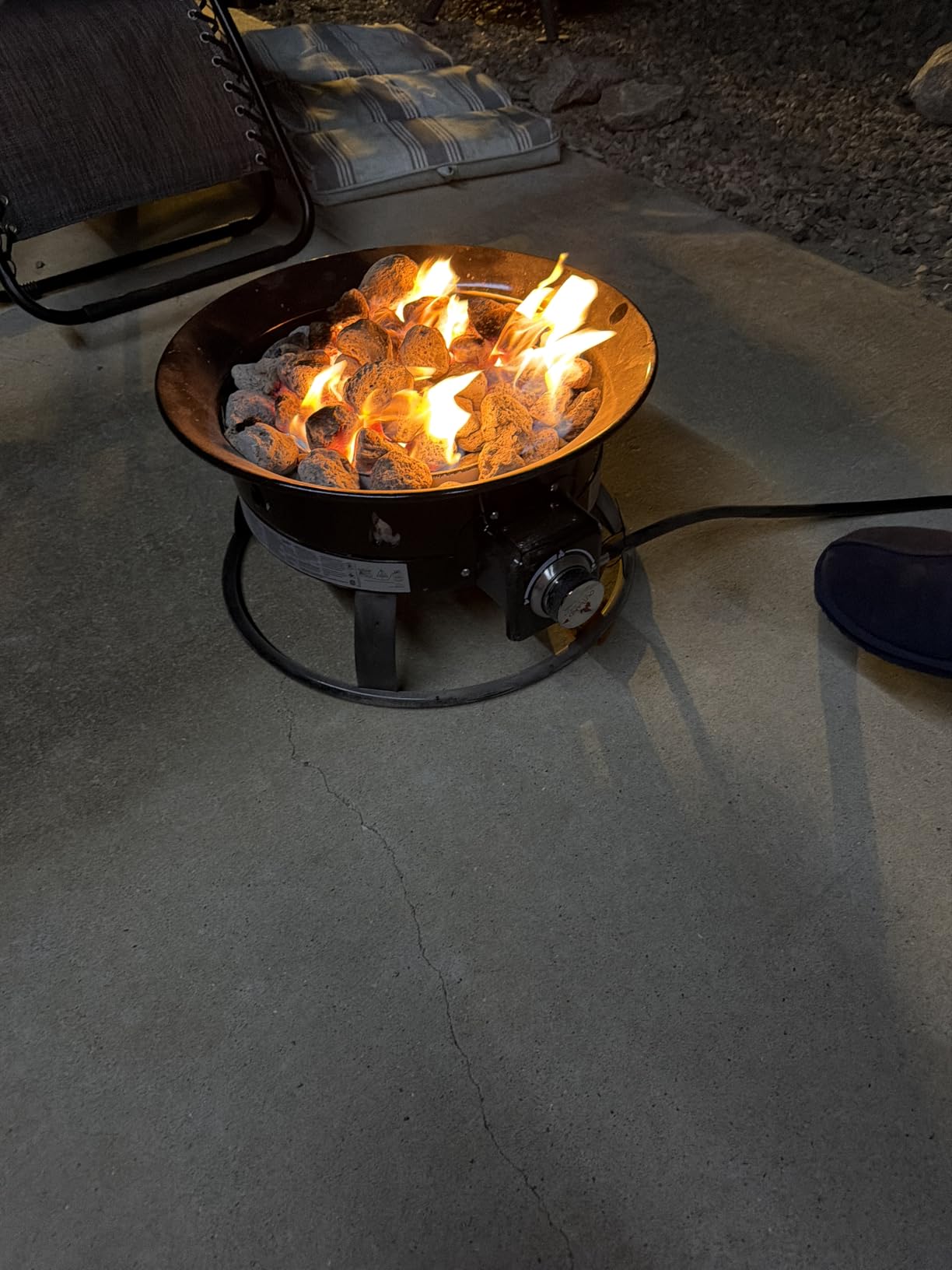 Outland Living Portable Propane Fire Pit, 19-inch, 58,000 BTU with Fire Pit Cover & Carry Kit, Smokeless Gas Firebowl | Perfect for Camping, Patio, Backyard, Tailgating, Deck, RV | Black 893 Deluxe customer photo 1
