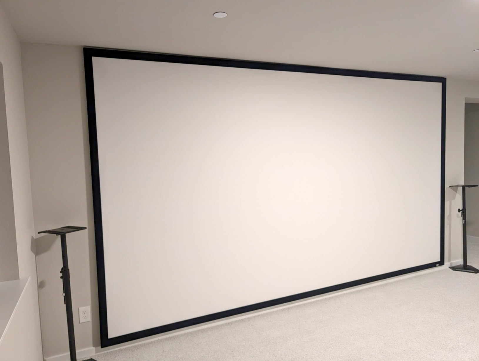 Elite Screens Sable Frame 2, 110-Inch Fixed Frame Projector Screen, 16:9 8K/4K Ultra HD & Active 3D Ready, ISF-Certified Material customer photo 1