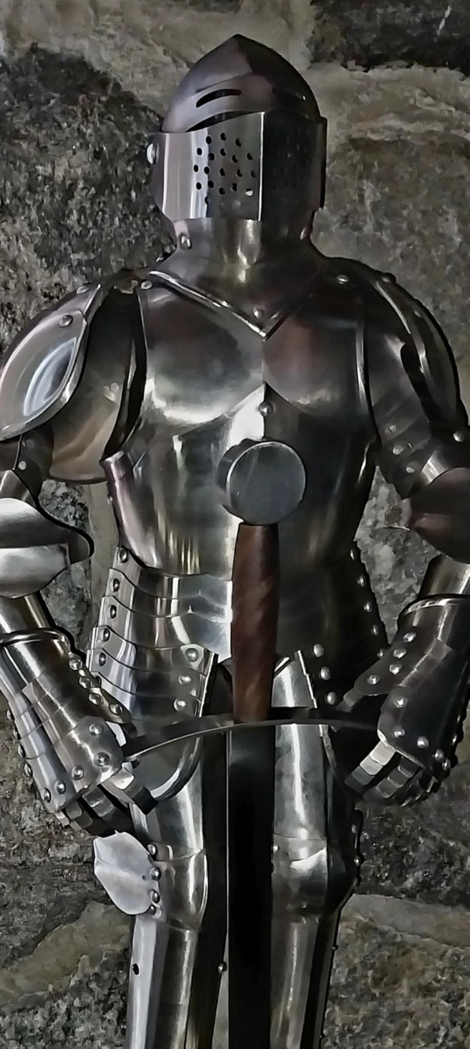 Armory Replicas Knight in Shining Armor Medieval Statue - 27 Inch Fully Articulated Suit of Armor, 22 Gauge Mild Steel with Wood Base, Ideal for Display, Office, or Living Room Décor customer photo 2