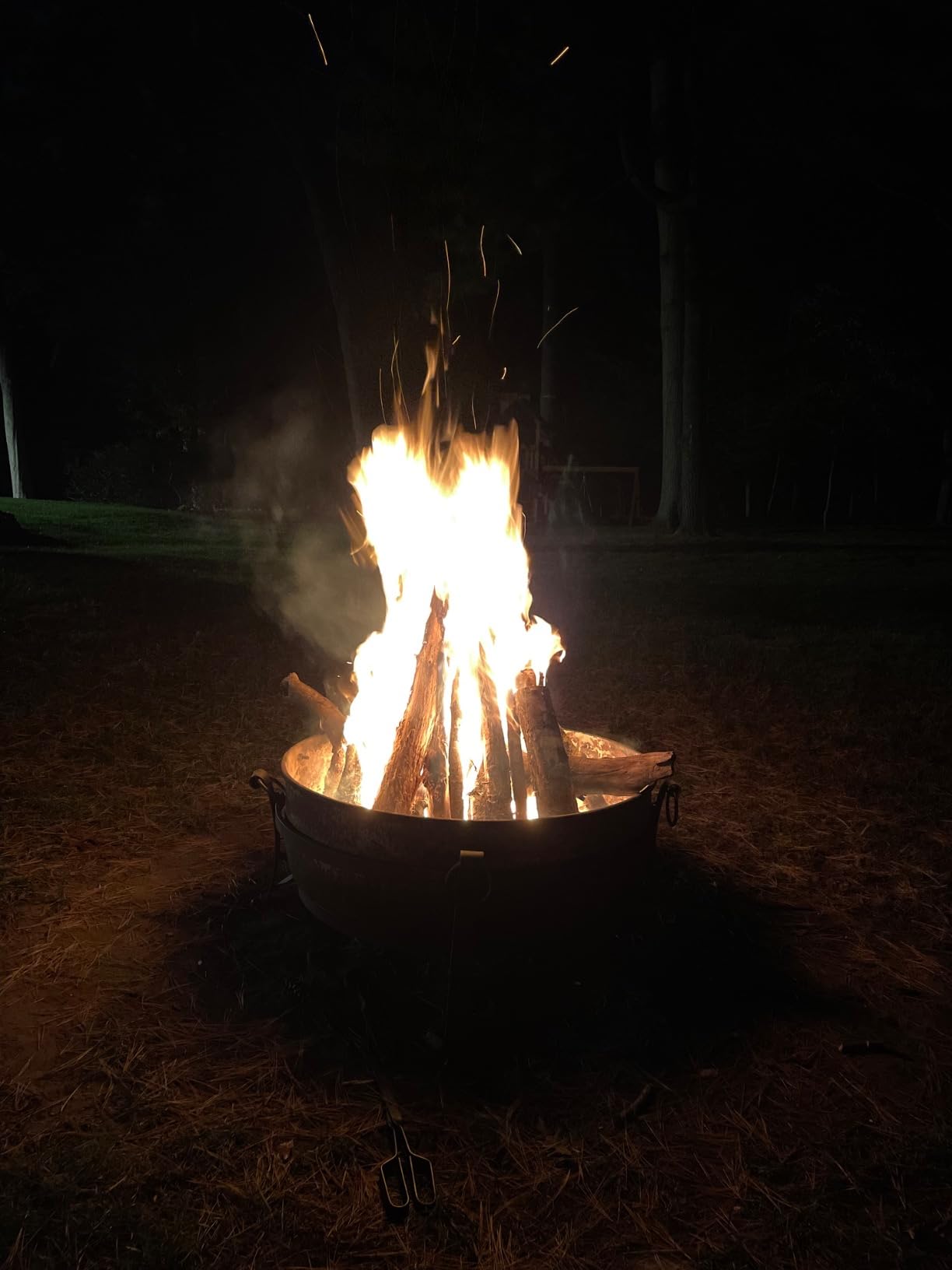 Sunnydaze 34-Inch Steel Large Fire Pit for Outside - Wood-Burning Fire Pit Bowl for Outdoors with Spark Screen, Log Poker, and Grate customer photo 1