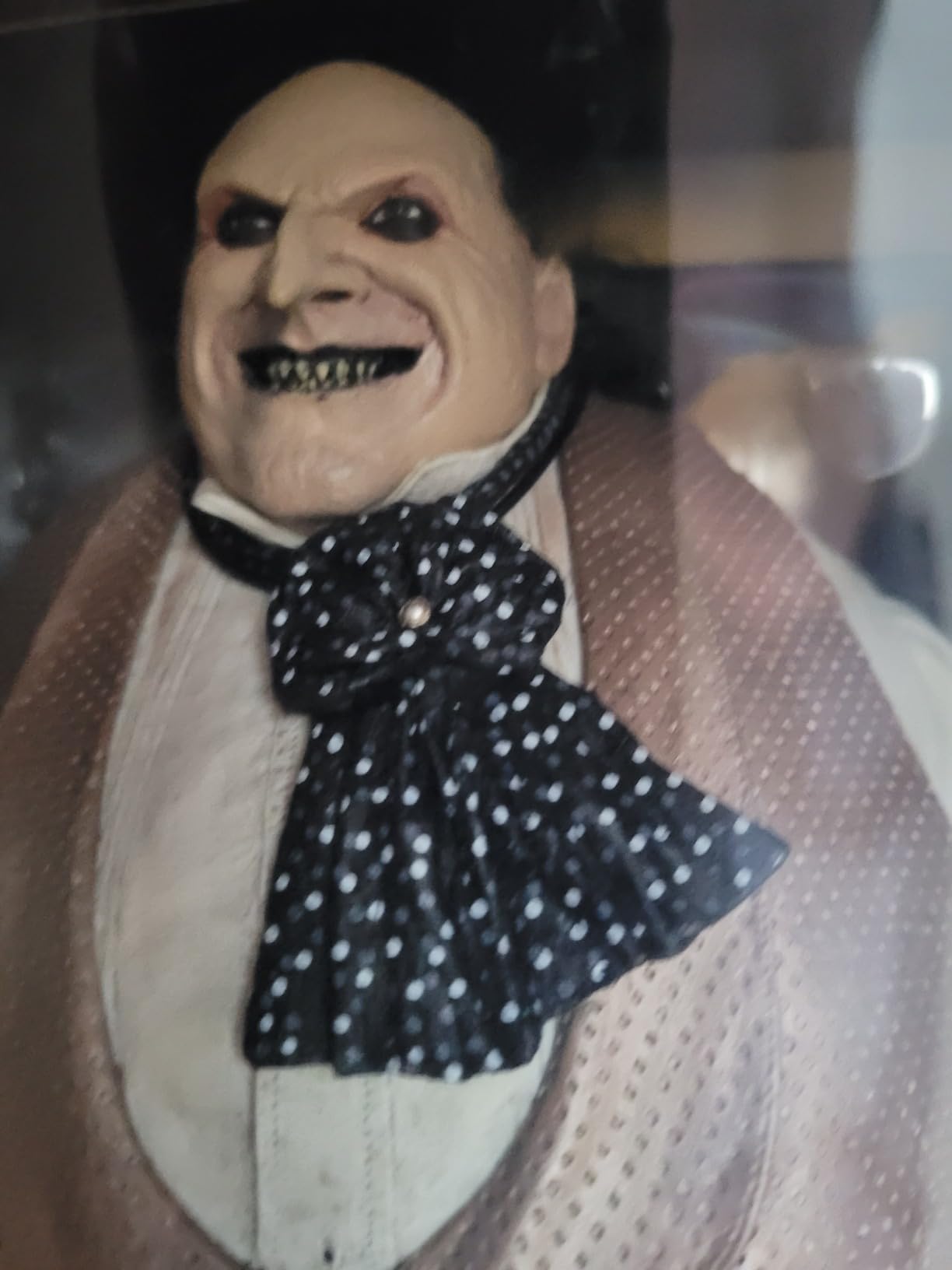 NECA Batman Returns Mayoral Penguin (Danny DeVito) 1/4 Scale Action Figure, 15 Inch customer photo 2