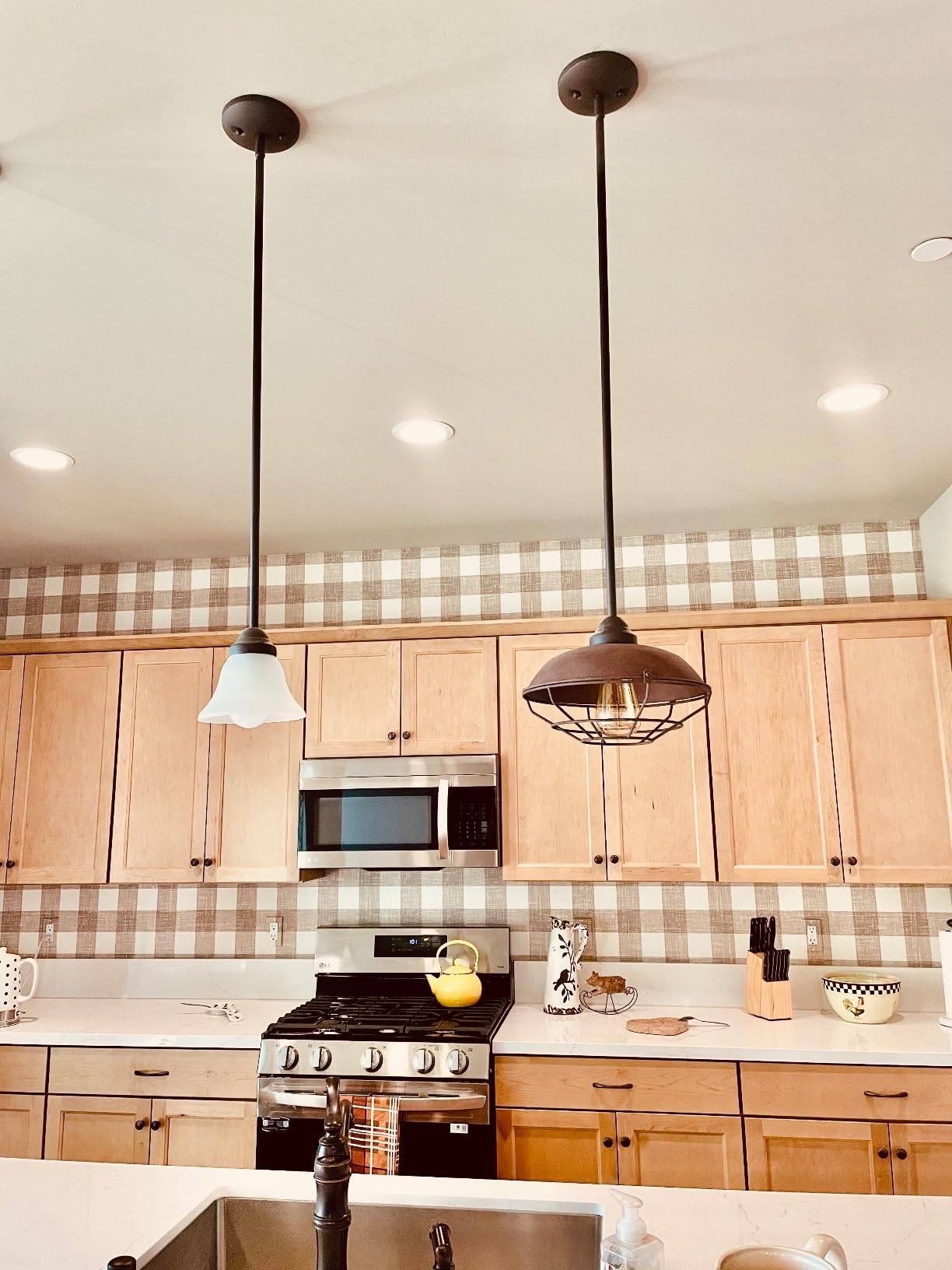 DAYCENT Barn Style Pendant Light Farmhouse Caged Pendant Lighting Industrial Metal Wire Hanging Pendant Light Barn Pendant Light Fixtures for Kitchen Island Hallway Foyer, Rust Finish customer photo 1