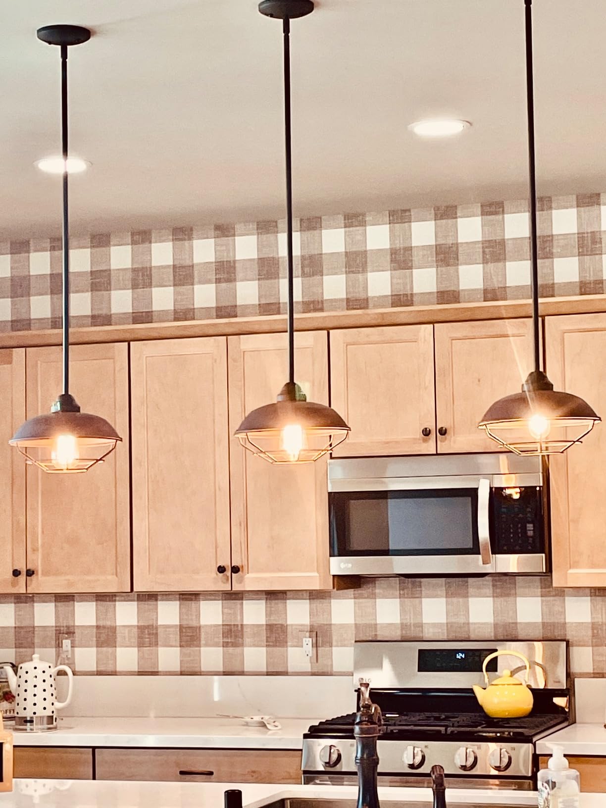 DAYCENT Barn Style Pendant Light Farmhouse Caged Pendant Lighting Industrial Metal Wire Hanging Pendant Light Barn Pendant Light Fixtures for Kitchen Island Hallway Foyer, Rust Finish customer photo 2