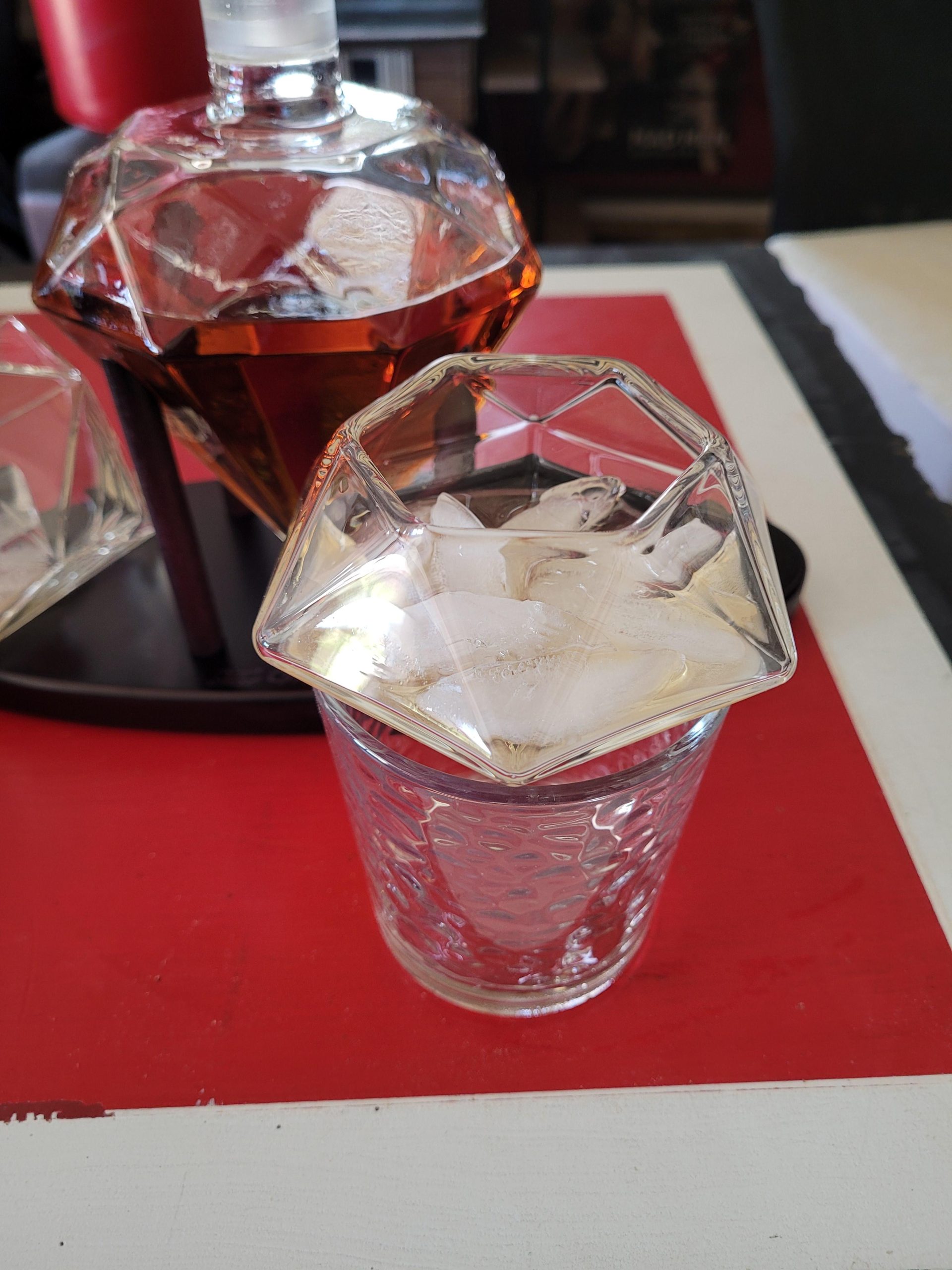 Diamond Whiskey Decanter with 2 Diamond Glasses Set, 750ml Clear Liquor Carafe & 10oz Tilted Tumblers customer photo 1