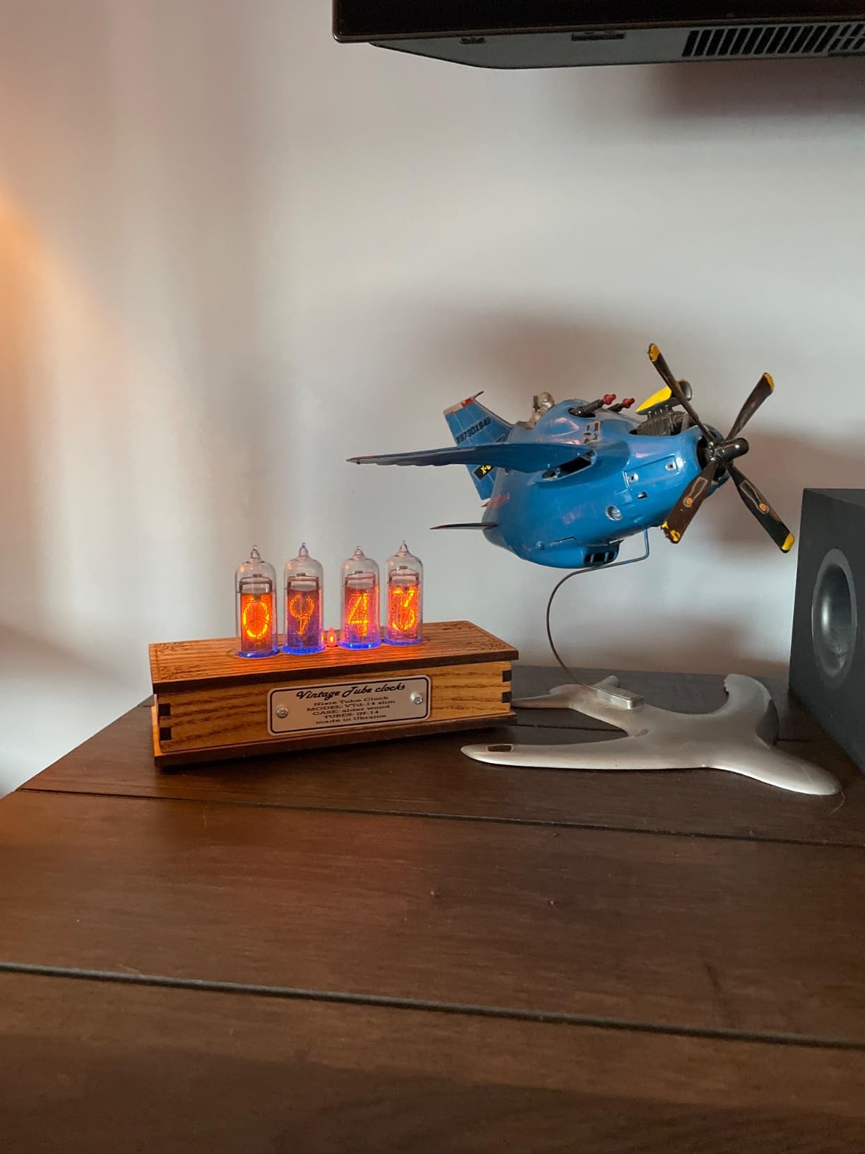 Authentic Nixie Tube Clock Bundle with Spare IN-14 Nixie Tube - Motion Temperature Humidity Sensors - Dual RGB LED Backlight - Alarm Clock - Visual Effects - Replaceable Nixie Tubes - Made in Ukraine customer photo 1