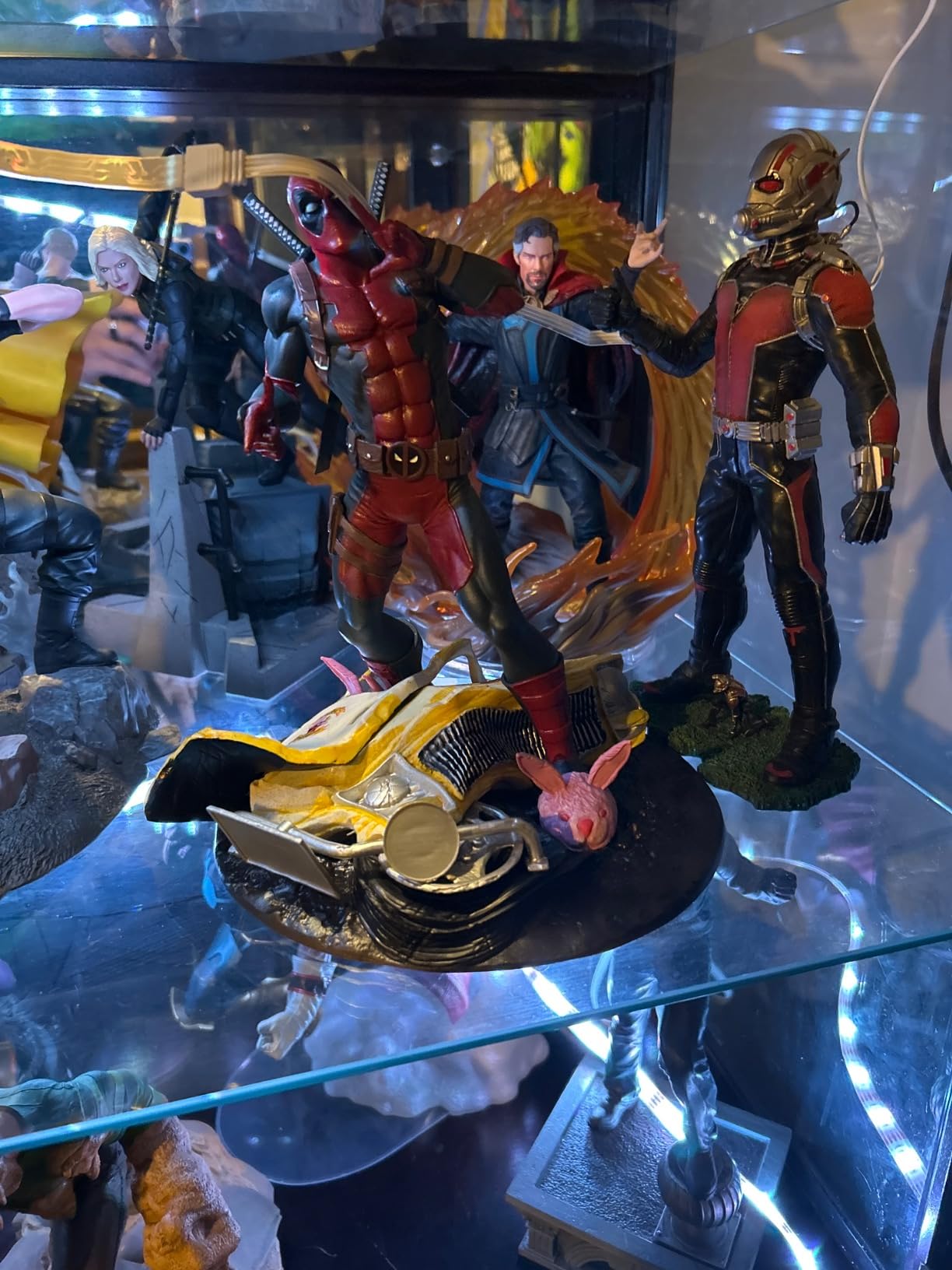 Diamond Select Toys Marvel Gallery: Taco Truck Deadpool PVC Diorama Figure customer photo 1