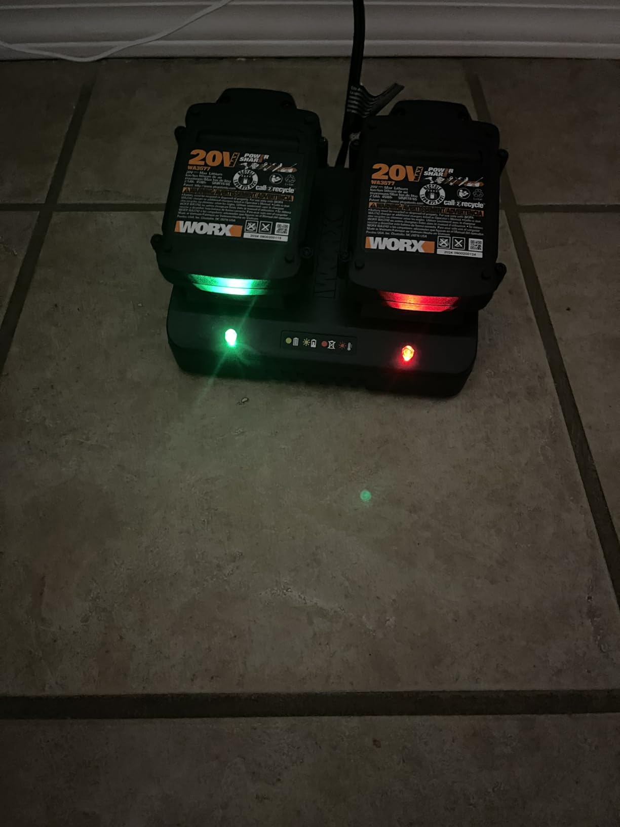 WORX Cordless Leaf Blower, Electric Blower for Lawn Care wth Brushless Motor, 2 x 2.5 Ah Batteries & Charger Included, WG584 customer photo 2