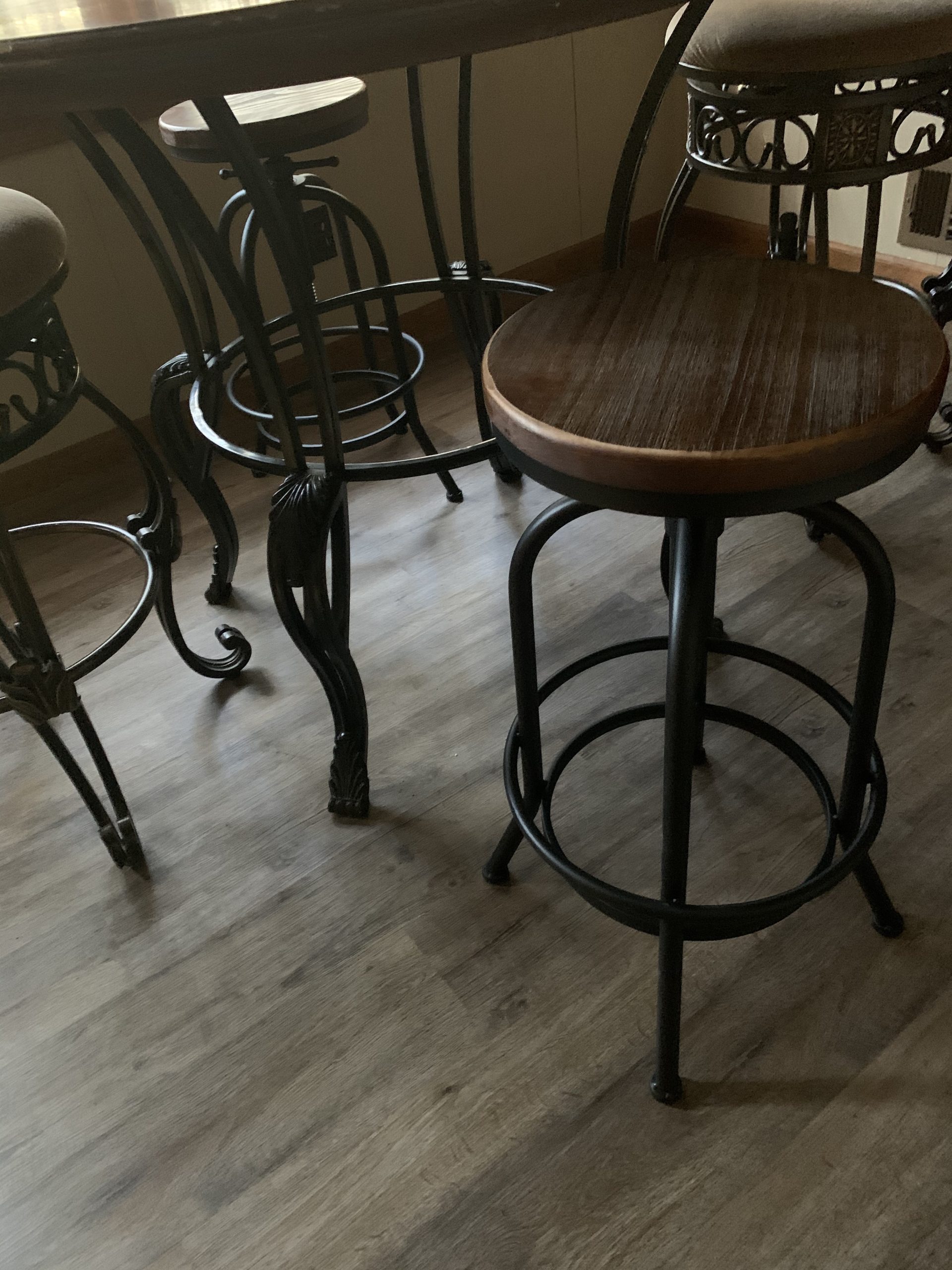 Set of 2 Industrial Bar Stool-Retro 26-32.3inch Swivel Stools-Extra Tall Kitchen Chair-Bar Counter Height Adjustable-Fully Welded (Copper 2PCS) customer photo 1