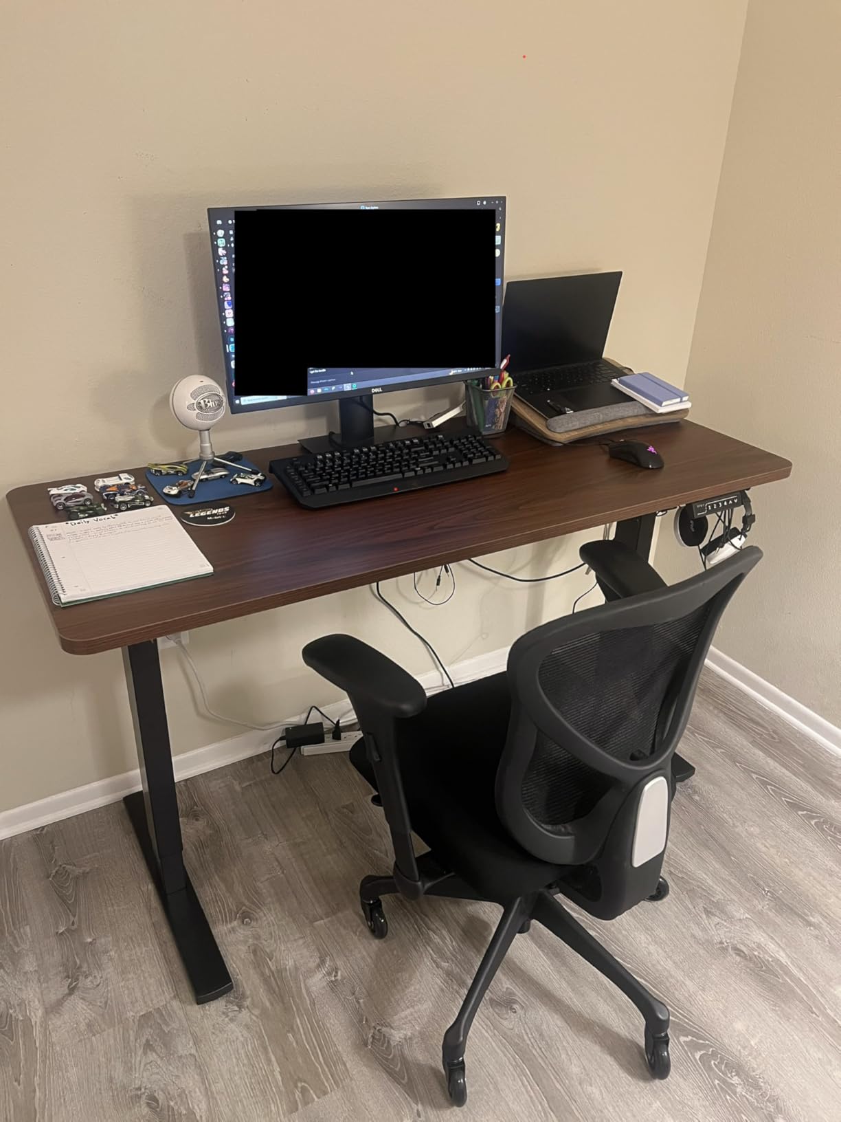 VIVO Electric 60 x 24 in Standing Desk, Memory Height Adjustment, 1B Series, Holds 220 lbs, One-Piece Dark Walnut Top, Black Frame, DESK-KIT-1B6D customer photo 1