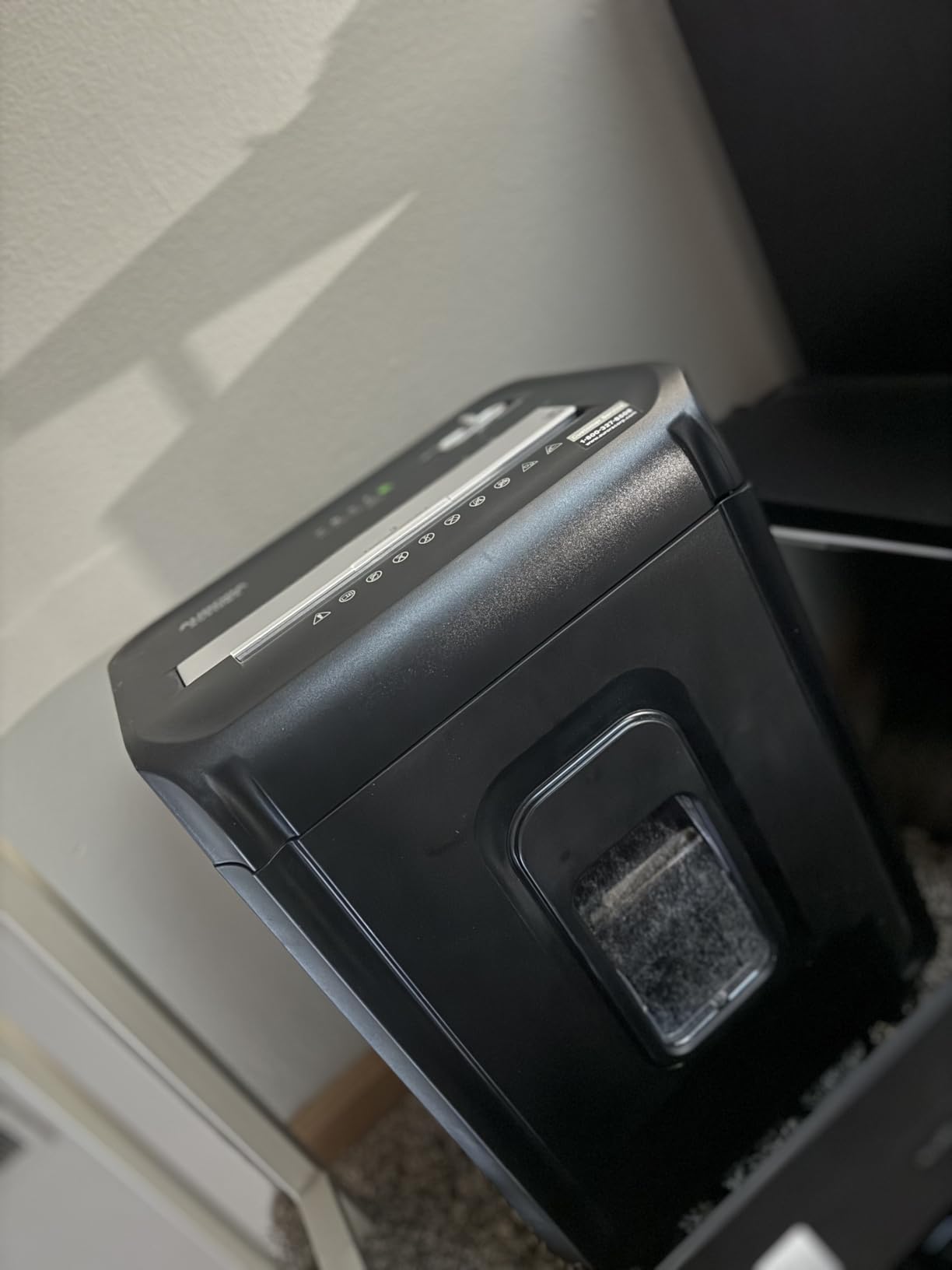 Aurora AU1060MA Professional Grade 10-Sheet High Security Micro-Cut Paper and Credit Card Shredder customer photo 1