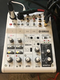Behringer TD-3-SR Analog Bass Line Synthesizer with VCO, VCF, 16-Step Sequencer, Distortion Effects and 16-Voice Poly Chain customer photo 1