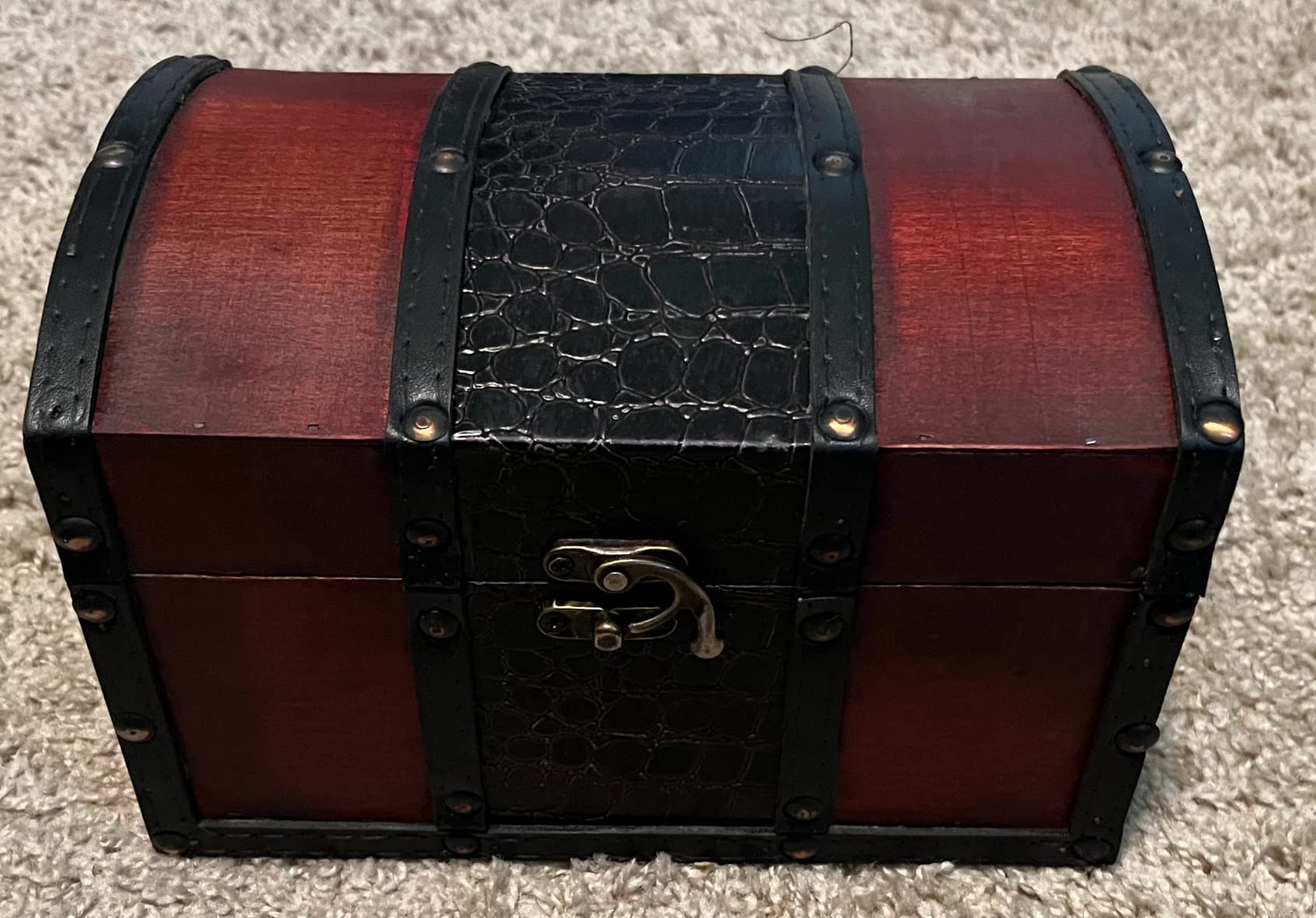 MAXFLO Handcrafted Wooden Treasure Chest Decorative Storage Box with Lock for Home Decor customer photo 2