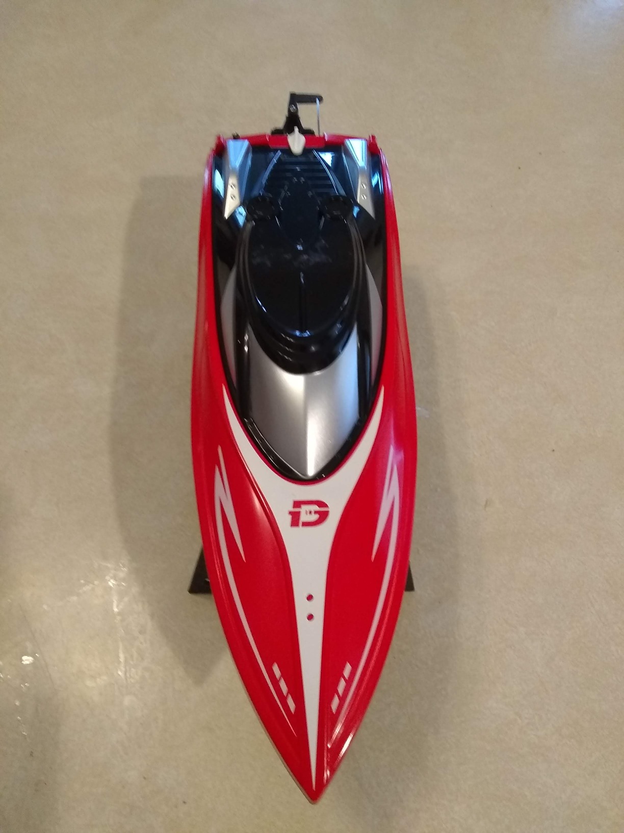 DEERC H120 Fast RC Boat for Pools and Lakes, 2.4 GHz 20+ MPH Racing Boats for Kids & Adults customer photo 1