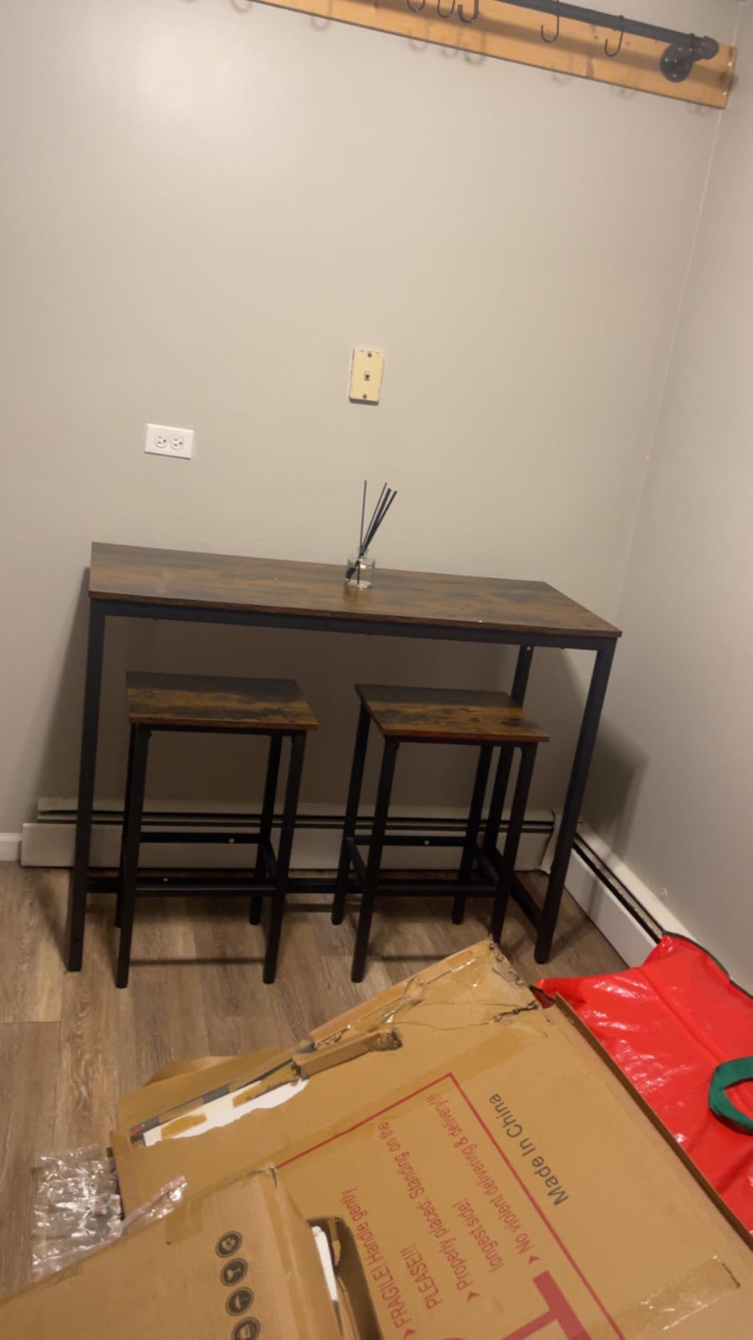 HOOBRO Bar Table and Chairs Set, 47.2