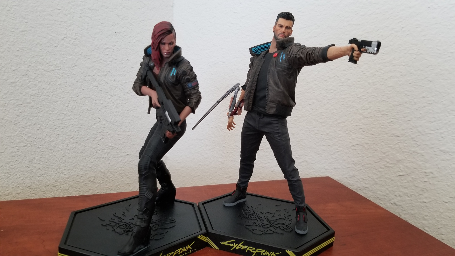 DARK HORSE COMICS Cyberpunk 2077: V-Female Figure, Multicoloured, 8.5 inches customer photo 1