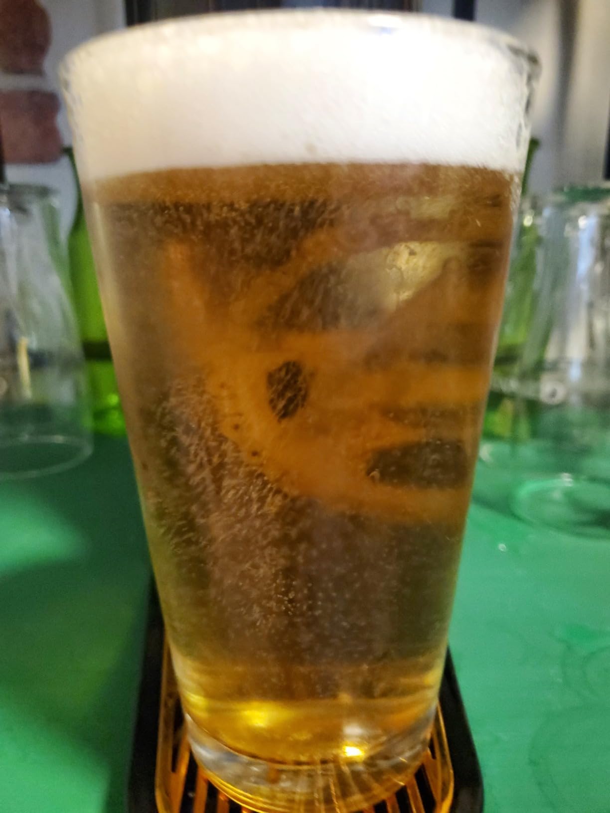 GREEN HOUSE: Draft Pour Beer Dispenser & Ultra Fine Foam Maker | Mini Kegerator for Home. Ultra Fine Foam covering as lid makes regular beer taste delicious and keep longer. customer photo 1