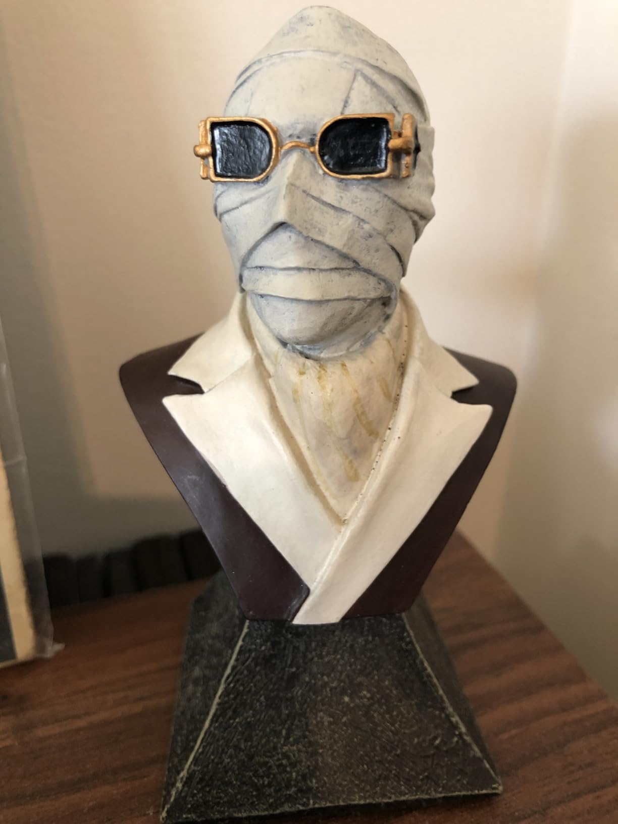 Trick Or Treat Studios 5 inch Invisible Man Universal Monsters Halloween Mini Bust Figurine Decor customer photo 1