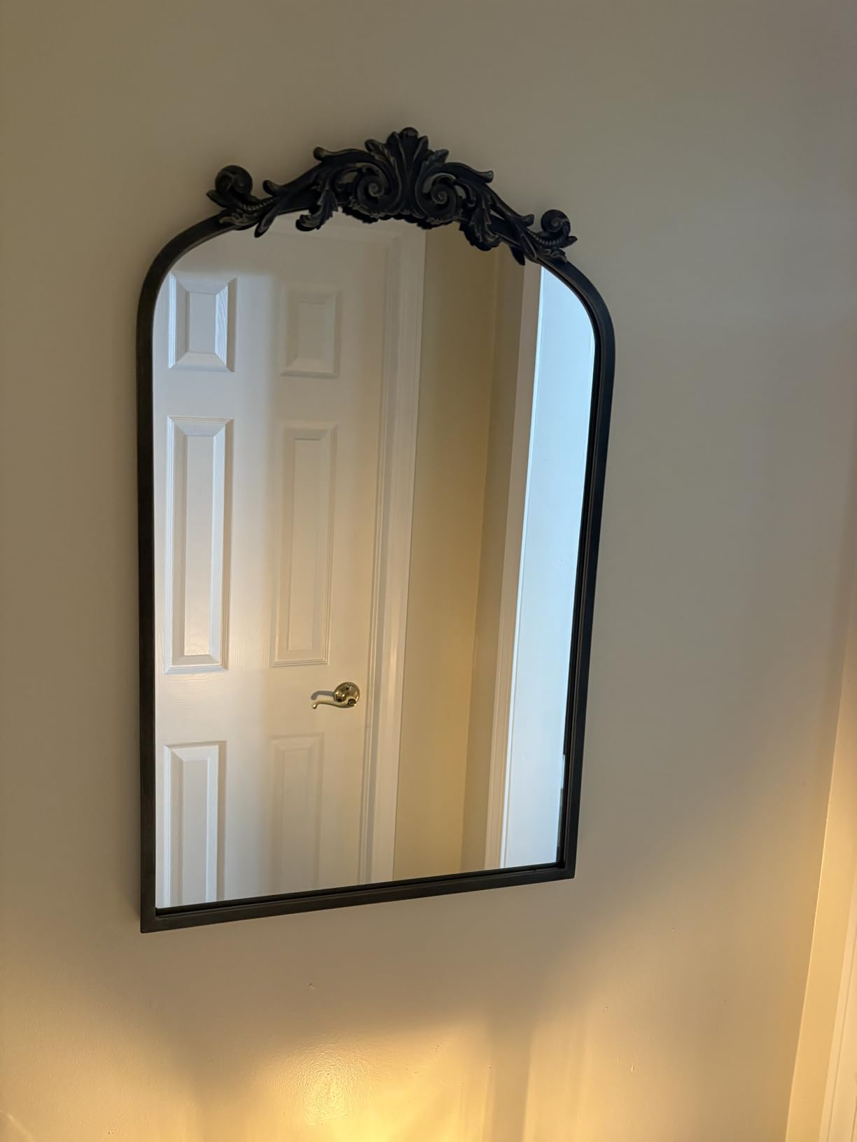 Kate and Laurel Arendahl Traditional Arch Mirror, 19 x 30.75, Antique Black, Baroque Inspired Wall Decor customer photo 1