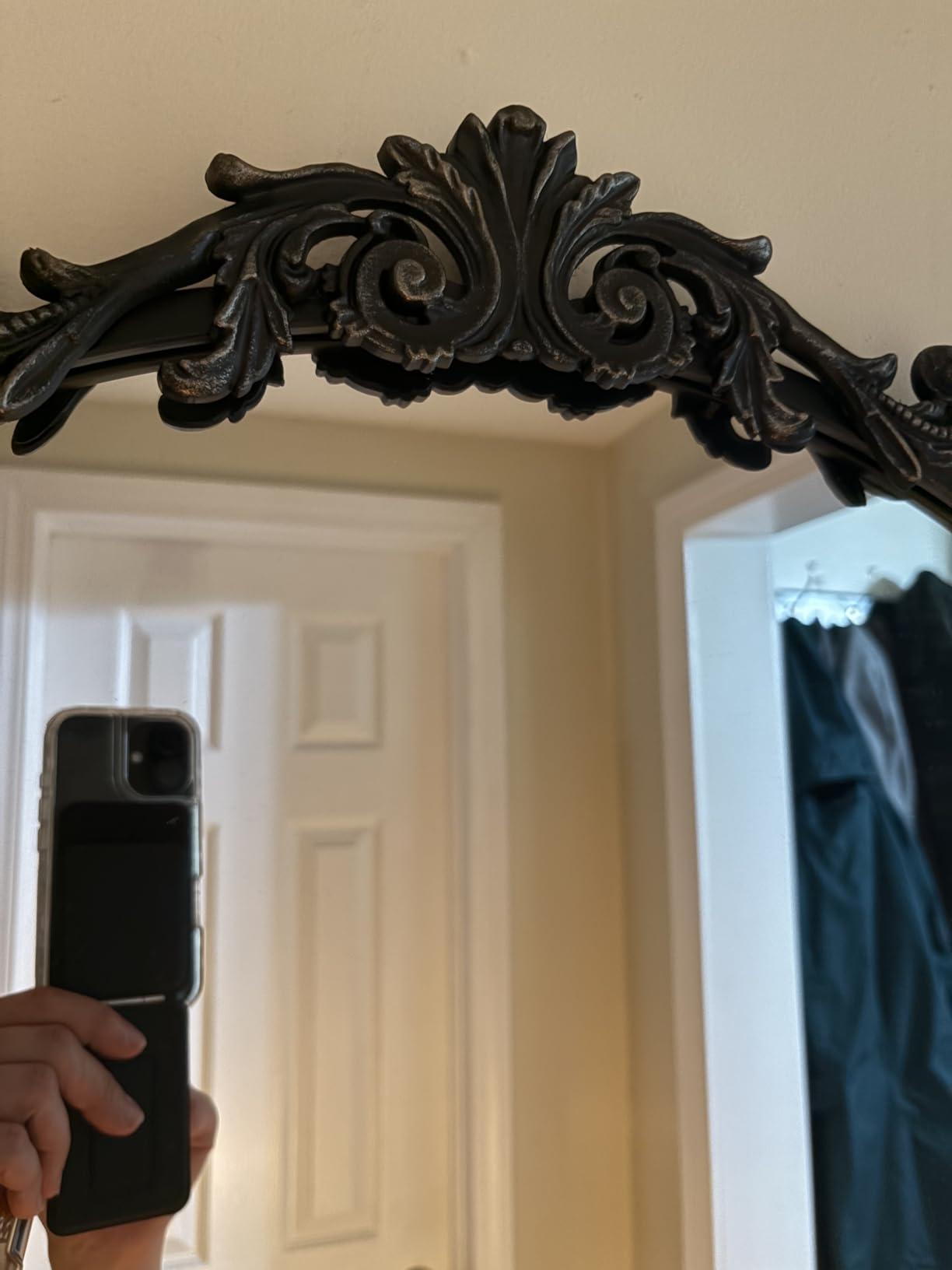 Kate and Laurel Arendahl Traditional Arch Mirror, 19 x 30.75, Antique Black, Baroque Inspired Wall Decor customer photo 2