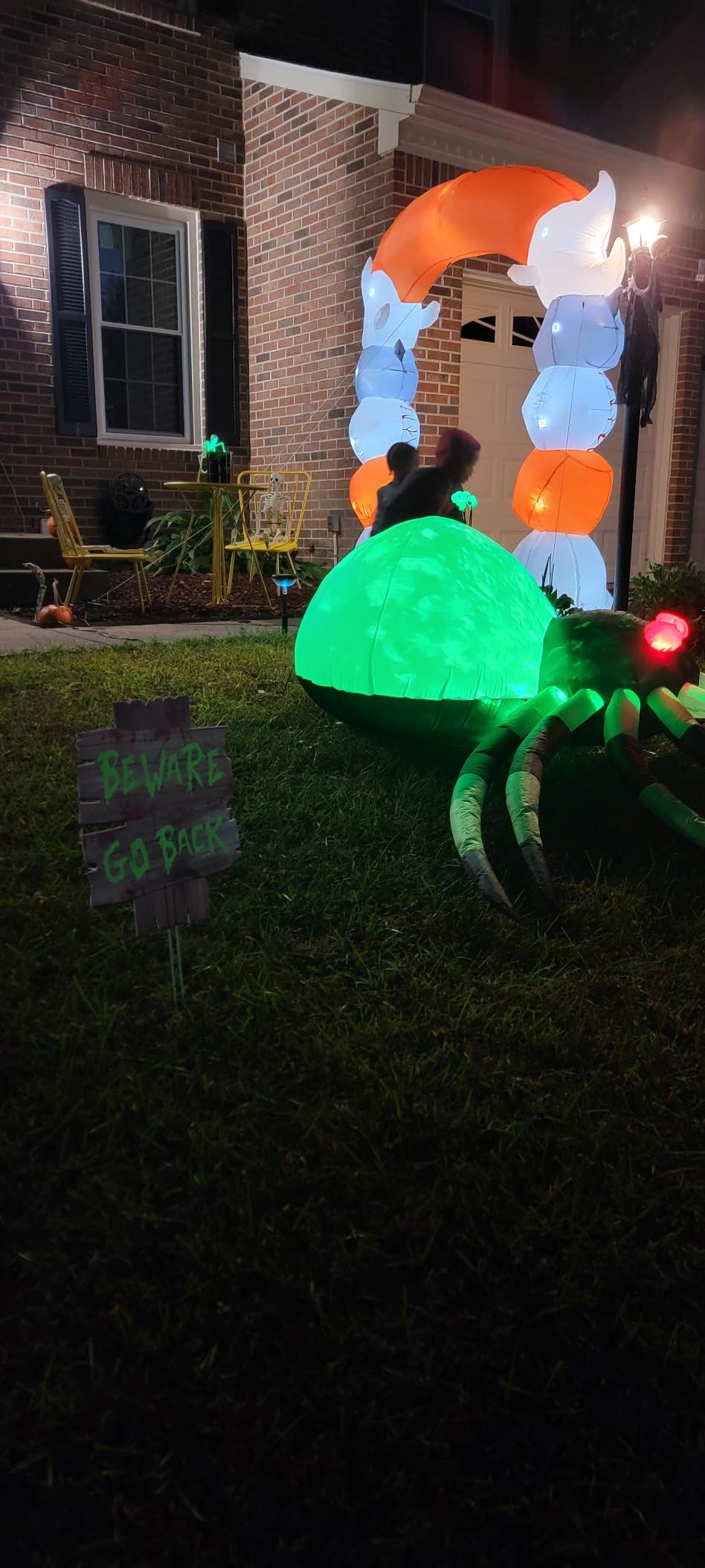 8 FT Halloween Inflatables Spider Outdoor Decorations for Yard, Giant Blow up Green Spider with Rotating Fire Flame Light, Large Spooky Spider Props for Halloween Party Garden Lawn House Holiday Decor customer photo 2