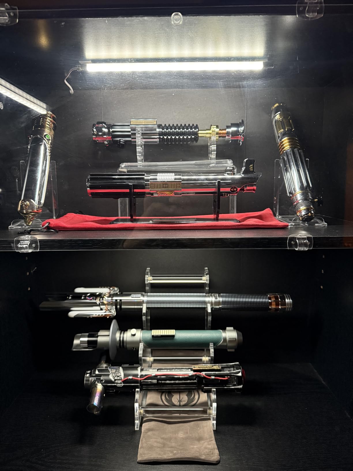 WANLIAN Lightsaber Display Stand Acrylic Desktop Lightsaber Hilt Holder Light saber Collection Display Case(Transparent) customer photo 2