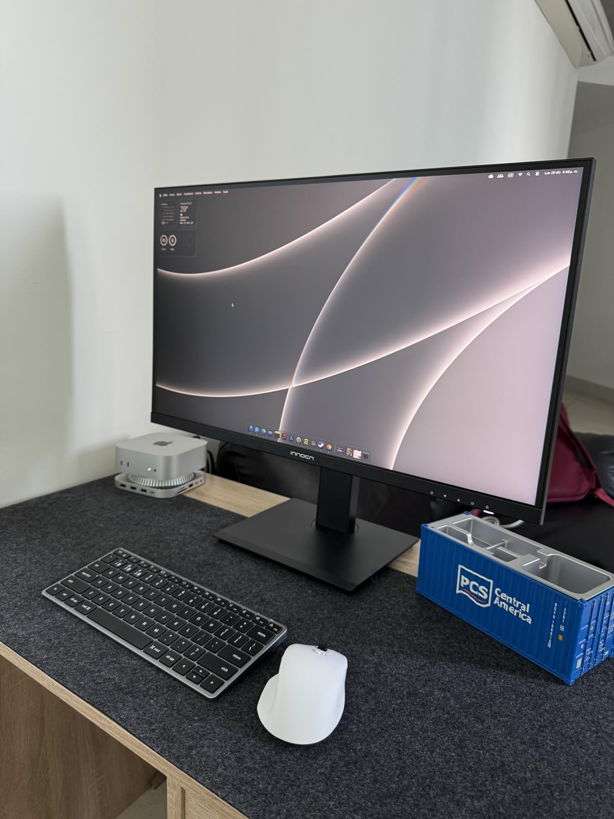INNOCN 27in 4K USB-C Monitor for Laptop MacBook/Mac mini - 16:9 IPS 3840 x 2160 Display, HDR400, DeltaE less than 2, DisplayPort, HDMI PC Monitor, 1.07B plus Colors, Built-in Speakers, Adjustable Stand, Black customer photo 1