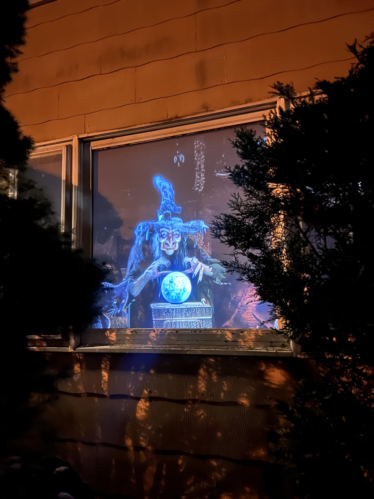 AtmosFX Halloween Digital Decoration on USB Includes 8 Atmosfx Video Effects for Halloween customer photo 1