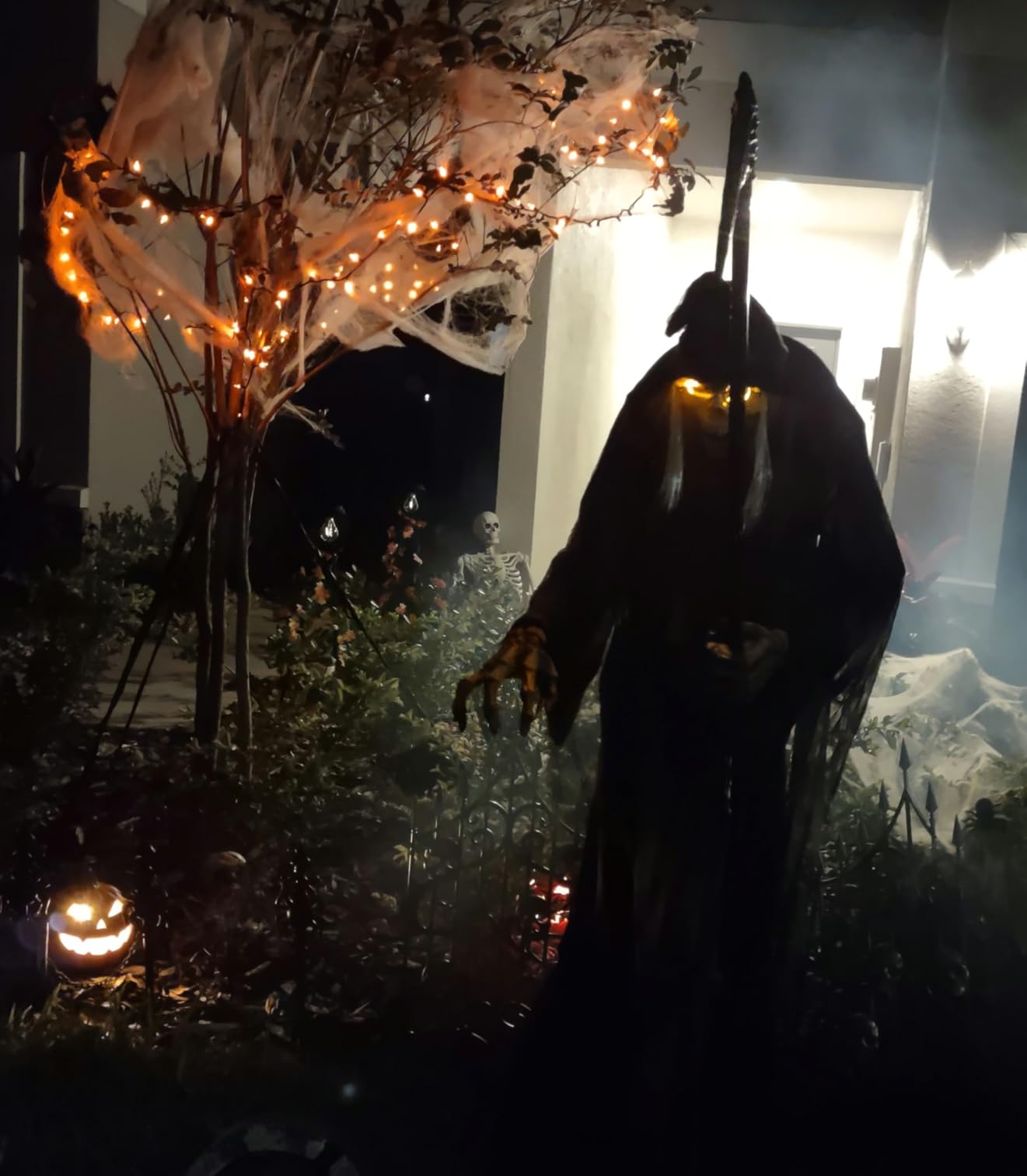 Fun Costumes 6ft Grim Reaper Animatronic Halloween with Scythe | Life Size Creepy Lunging Haunted House Yard Decor Standard customer photo 1