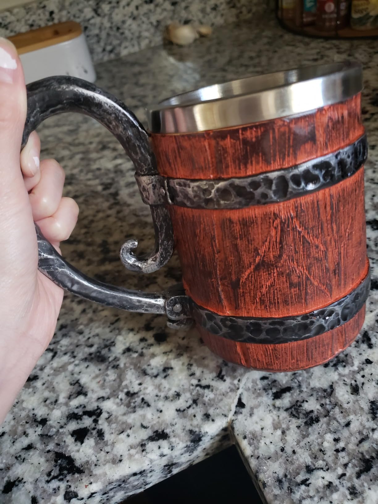 Wooden Beer Mug Beer Barrel, Large Viking Cup Wood Style Beer Mug Tankard with Handle, Antique Gifts for Men (18.60oz/550ml) customer photo 2