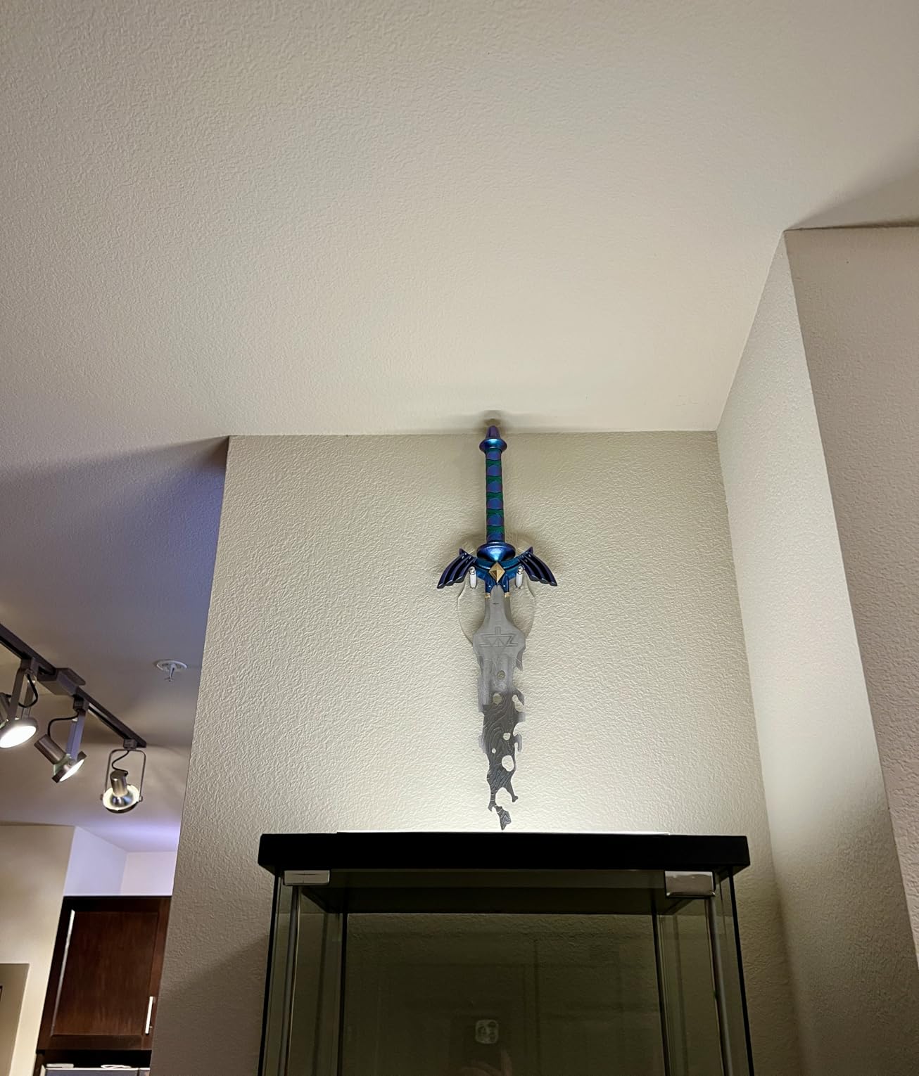 Black Acrylic Vertical Sword Wall Mount, Wall Mounted Sword Rack for 1 Sword, Katana or Axe - Sturdy Sword Holder for Wall, Samurai Sword Display, Medieval Decor (Black, 1 Set) customer photo 1