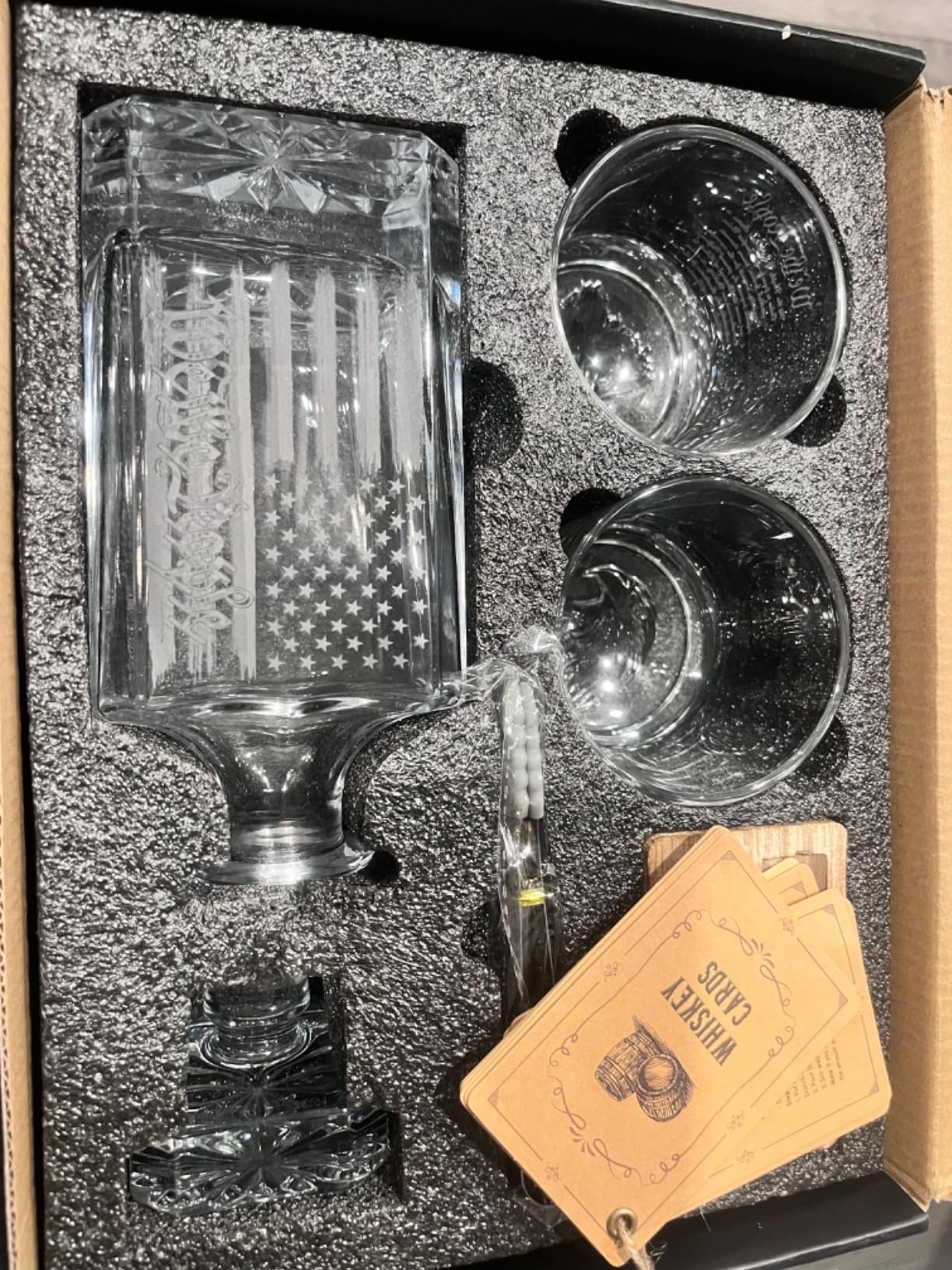PONPUR Whiskey Decanter Engraved We The People American Flag, 750ml Whiskey Decanter Set with 2 Glasses, Fathers Day Patriotic Birthday Gifts For Men Dad, Liquor Scotch Bourbon Presents customer photo 2
