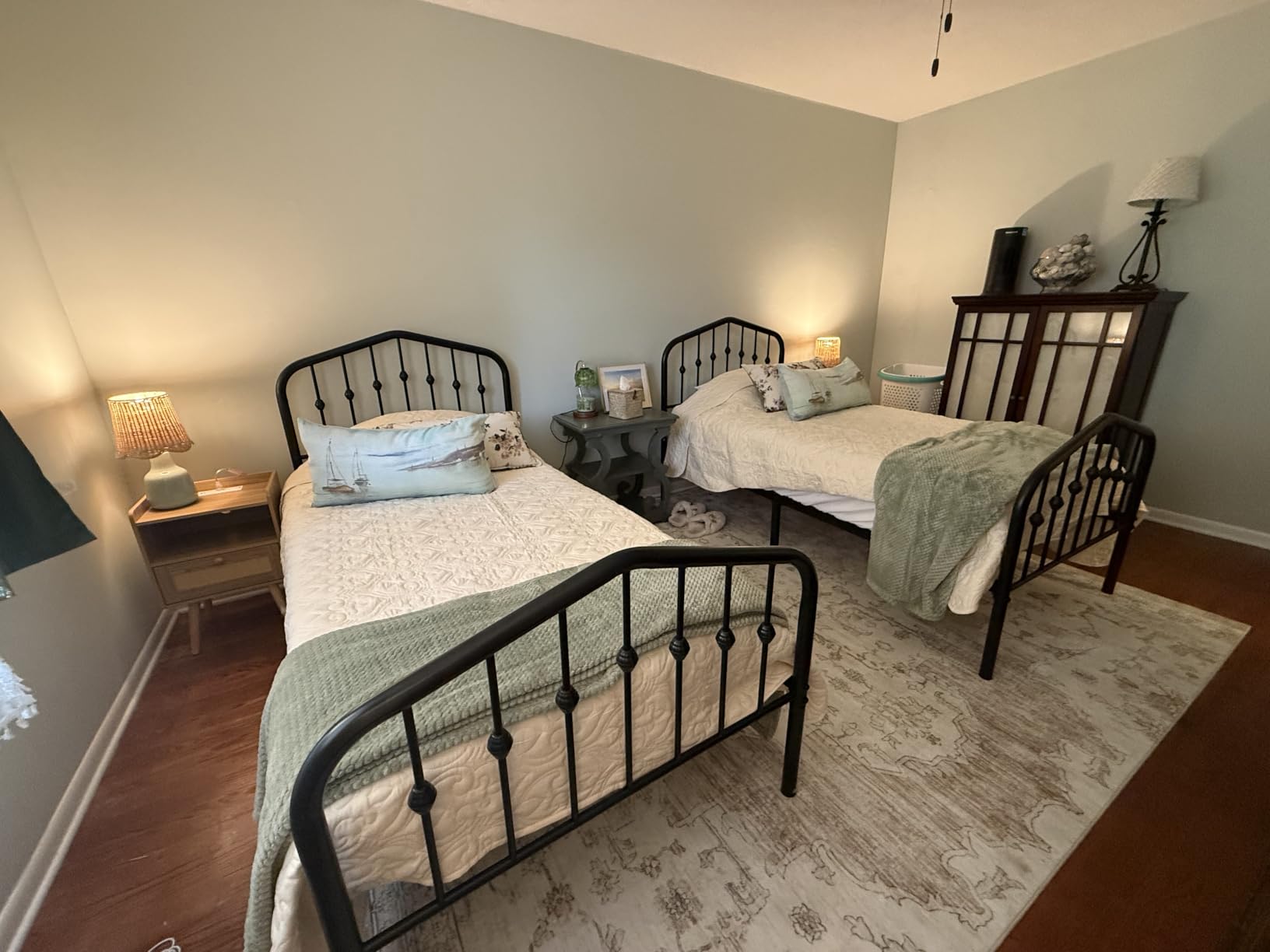 SHA CERLIN Queen Size Metal Platform Bed Frame with Victorian Style Wrought Iron-Art Headboard/Footboard, No Box Spring Required, Black customer photo 2