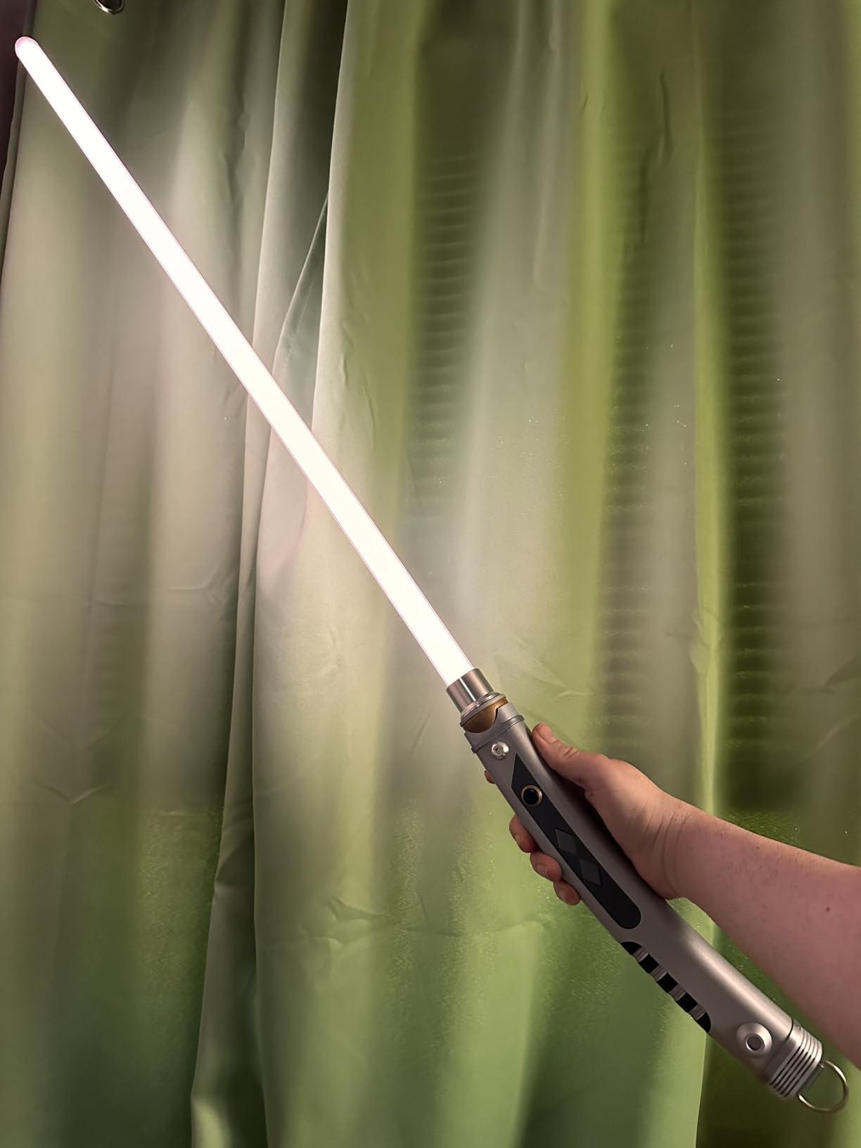 STAR WARS The Black Series Ahsoka Tano Force FX Elite Electronic Lightsaber with Advanced LED and Sound Effects, Ages 14 and Up customer photo 1