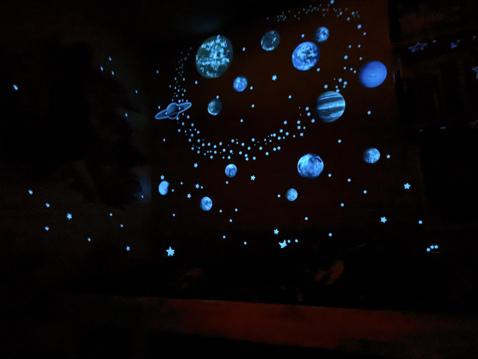 Solar System Wall Decals Glow in The Dark Stars 780 PCS, Glowing Planets Stickers for Ceiling, Nursery Wall Stickers for Bedroom, Kids Room Decorations (Blue) customer photo 1