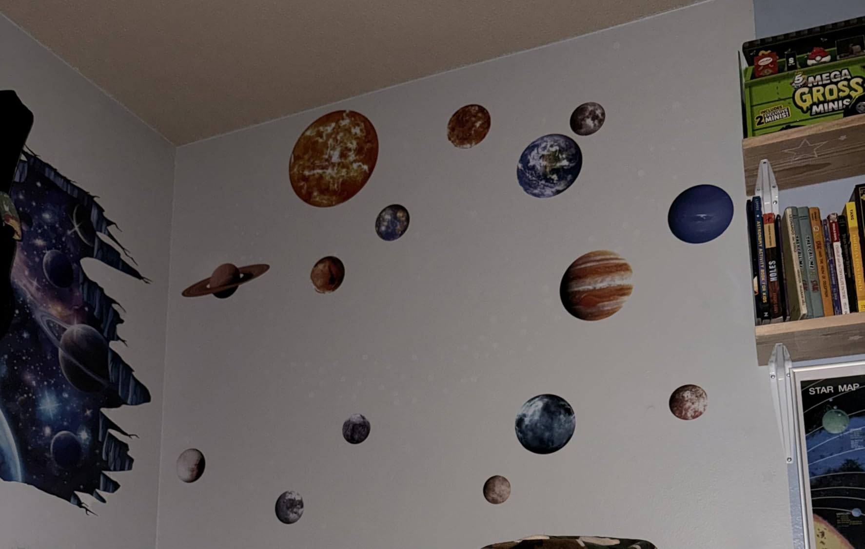 Solar System Wall Decals Glow in The Dark Stars 780 PCS, Glowing Planets Stickers for Ceiling, Nursery Wall Stickers for Bedroom, Kids Room Decorations (Blue) customer photo 2