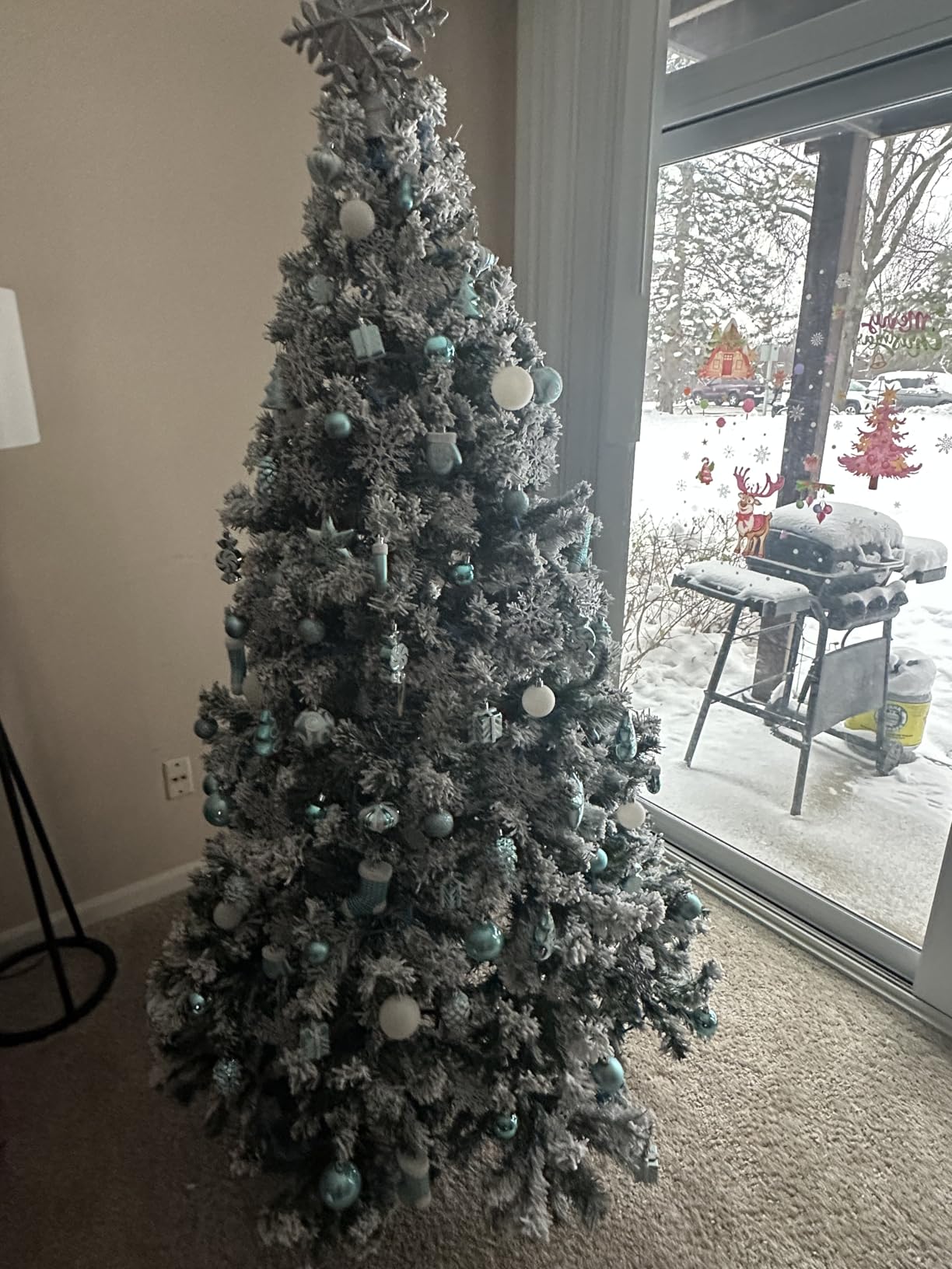 Yaheetech 7.5ft Prelit Artificial Christmas Tree with 550 Warm White Lights | 1284 PVC Branch Tips, Full and Lifelike on a Steel Stand; Pre-Strung Lights for Fast Setup customer photo 2