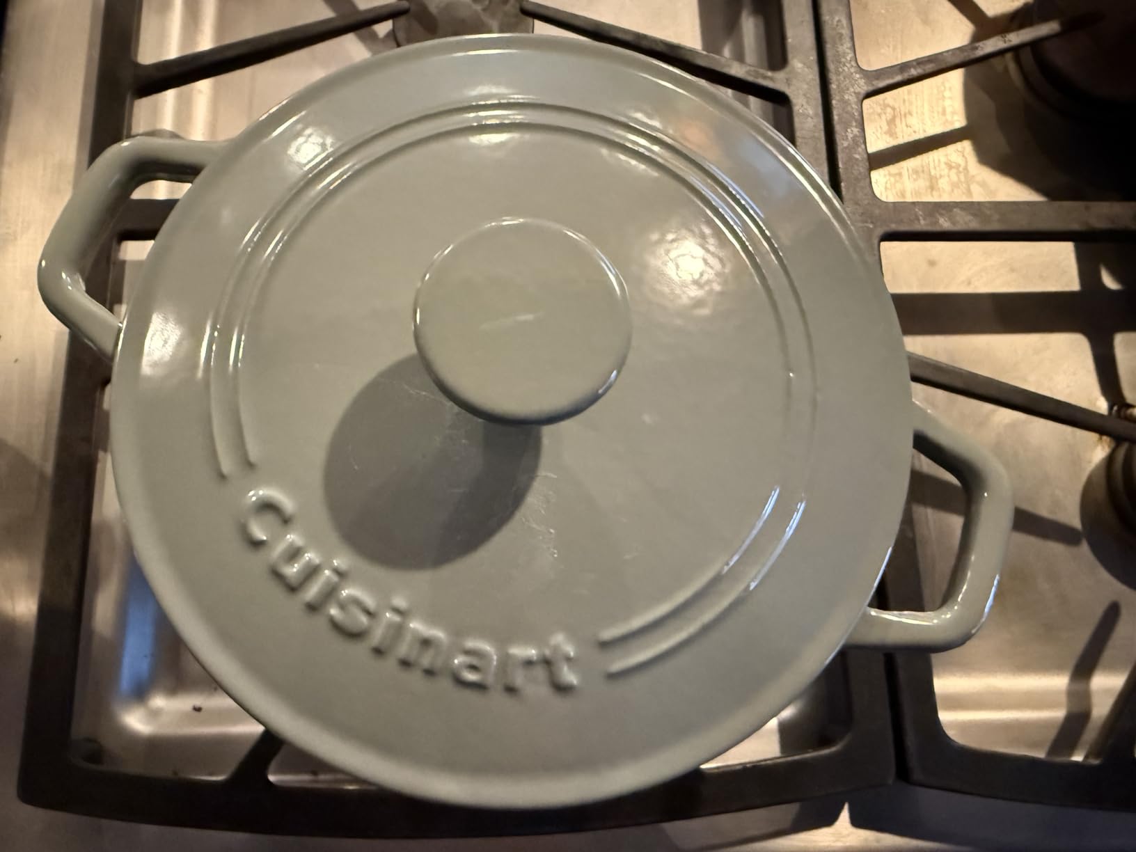 Cuisinart Chef's Classic Enameled Cast Iron Dutch Oven with Lid, Porcelain Enameled Interior, Oven Safe, Induction Compatible, 7-Quart, Round, Grey customer photo 2